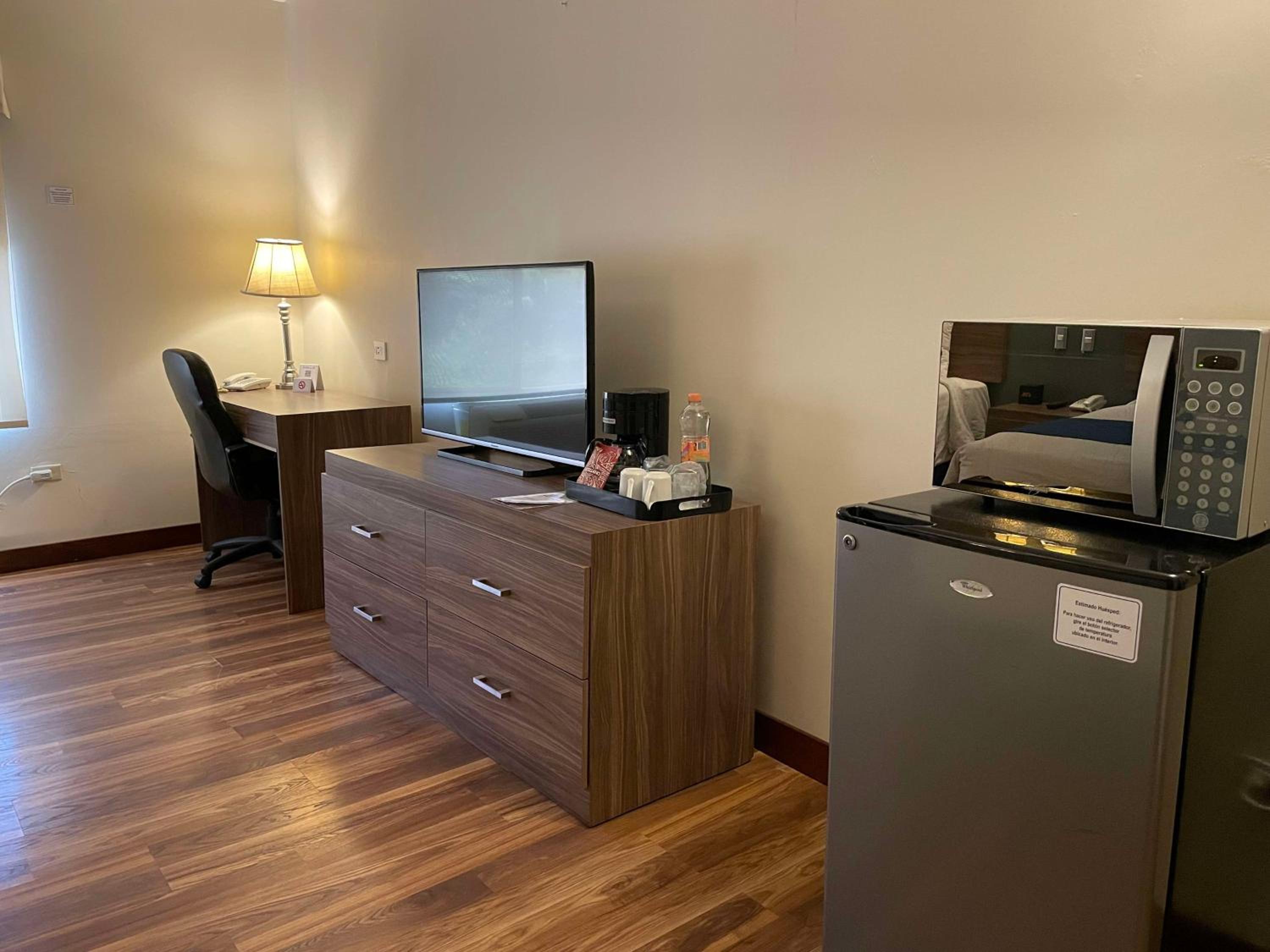 Executive Room with 2 Double Beds - Non Smoking - Photo 12