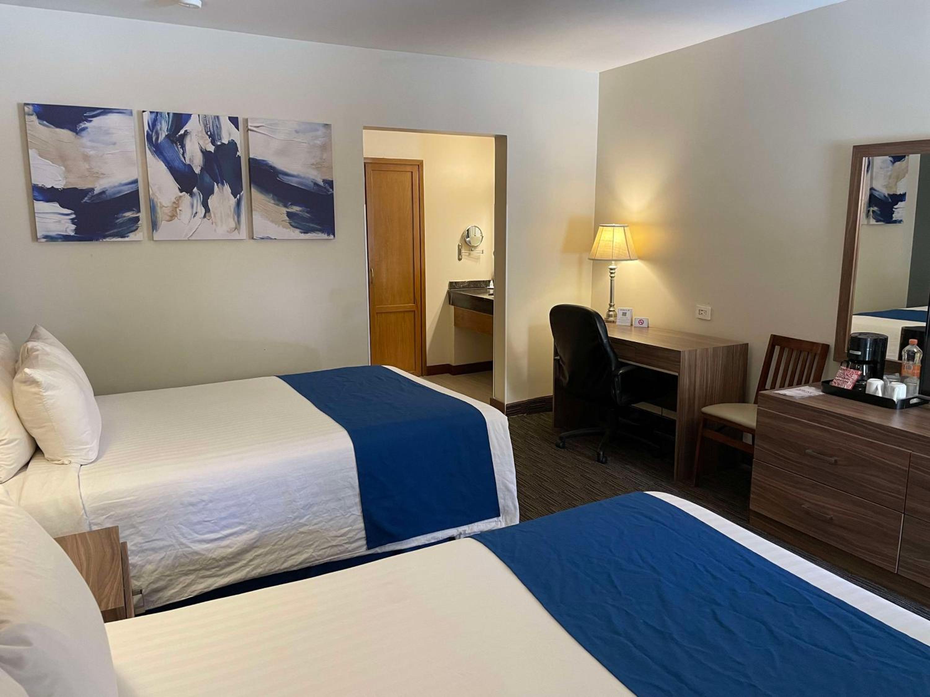 Double Room with 2 Double Beds - Non Smoking - Photo 1