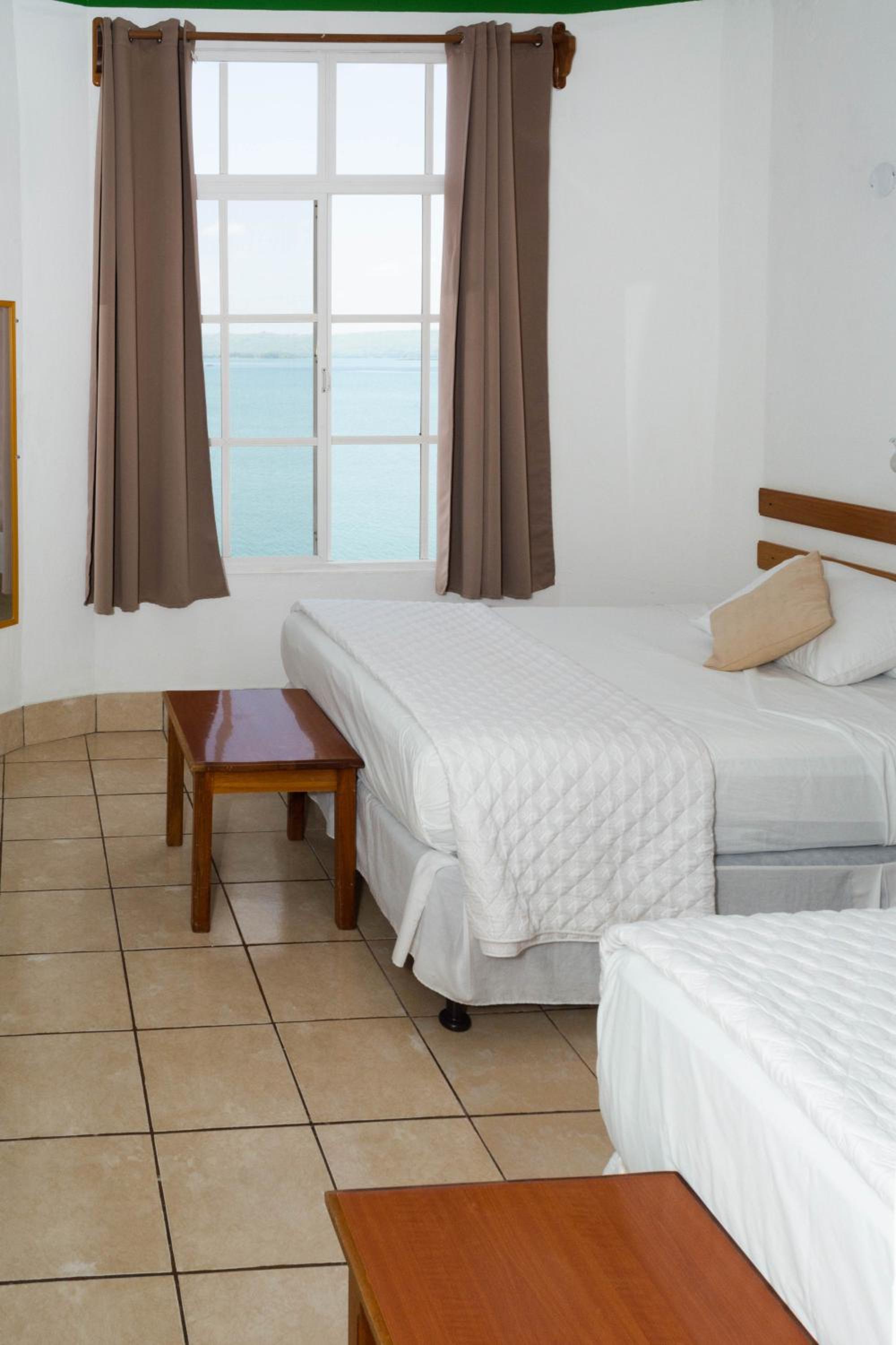 Twin Room with Lake View photo 3