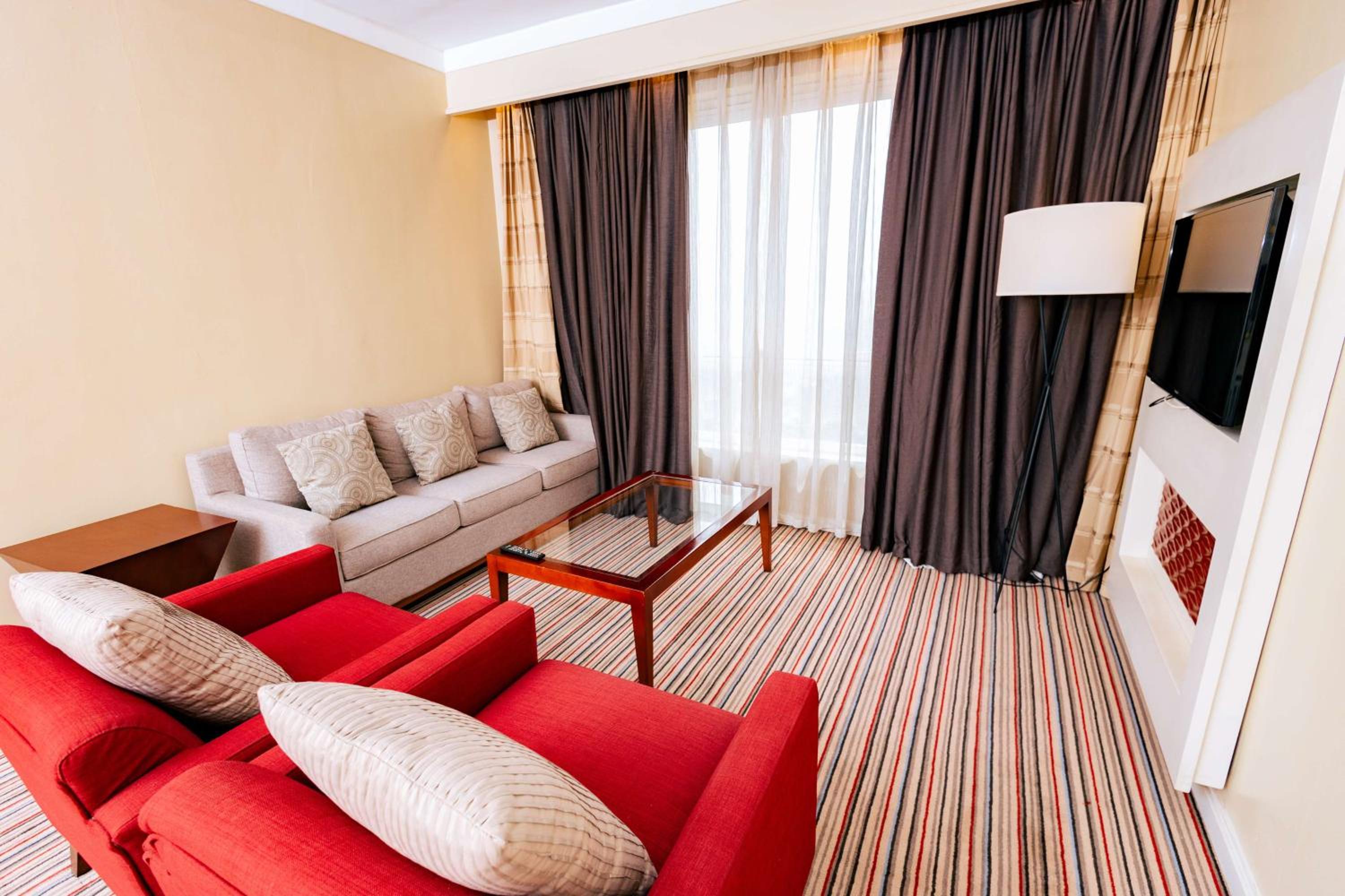One-Bedroom Suite - Photo 1