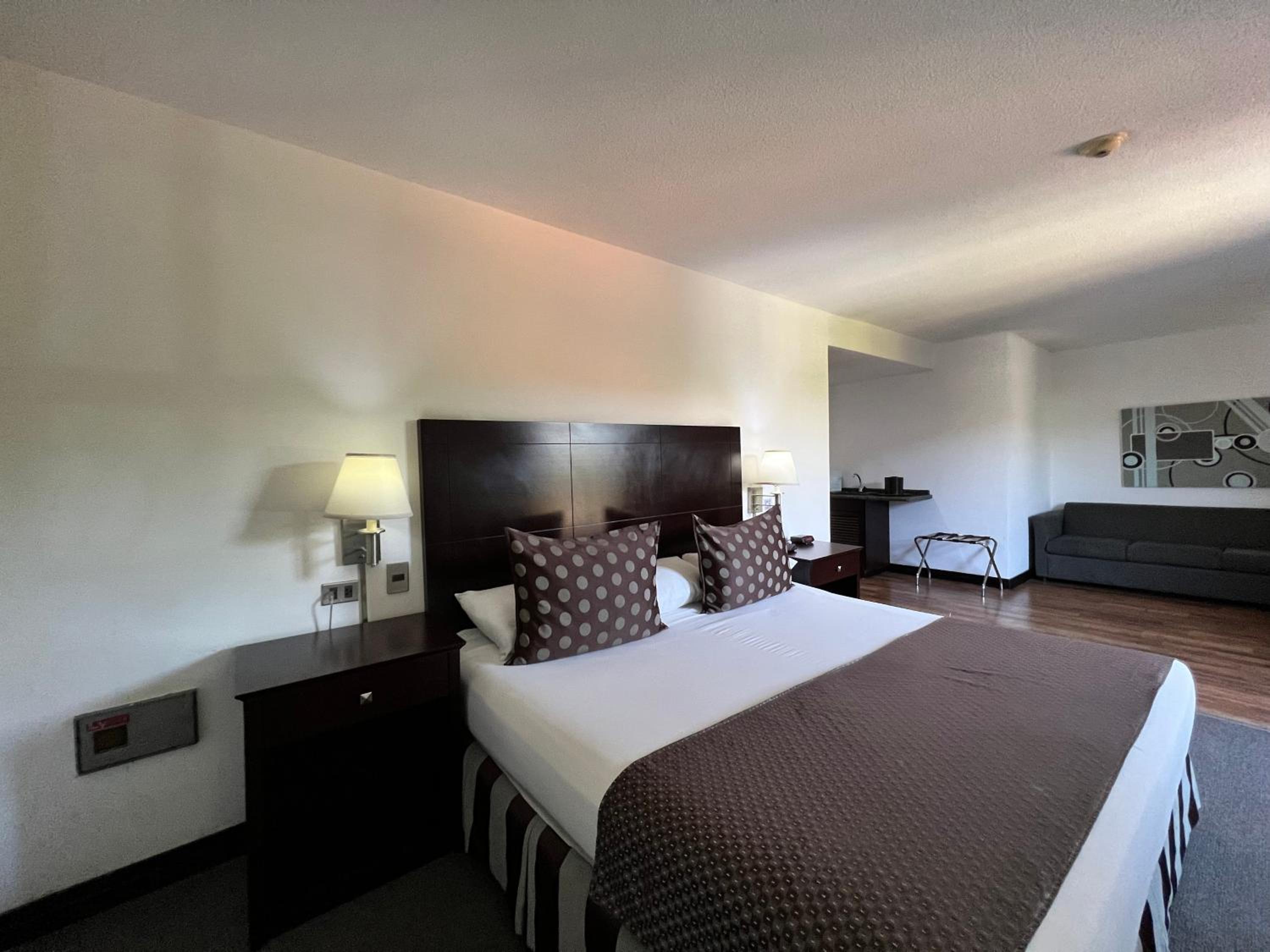 Queen Suite photo 2