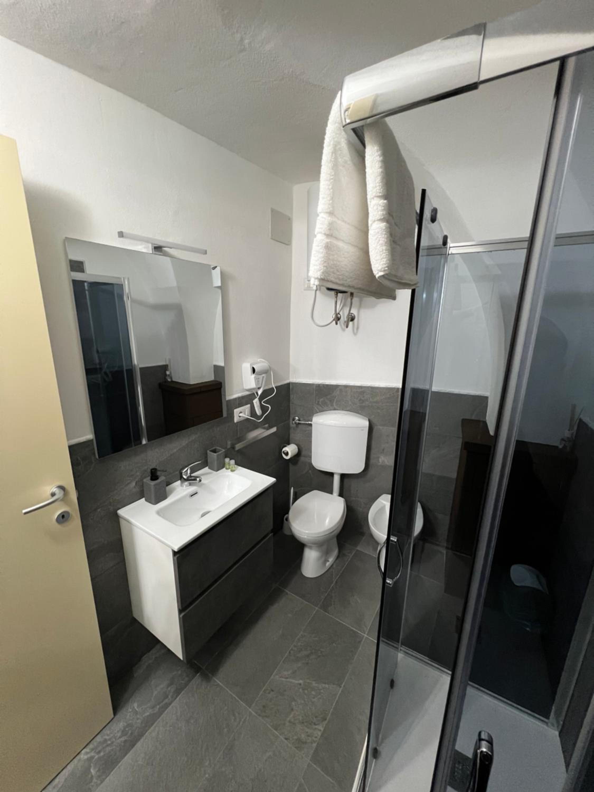 Triple Room with Private Bathroom photo 2