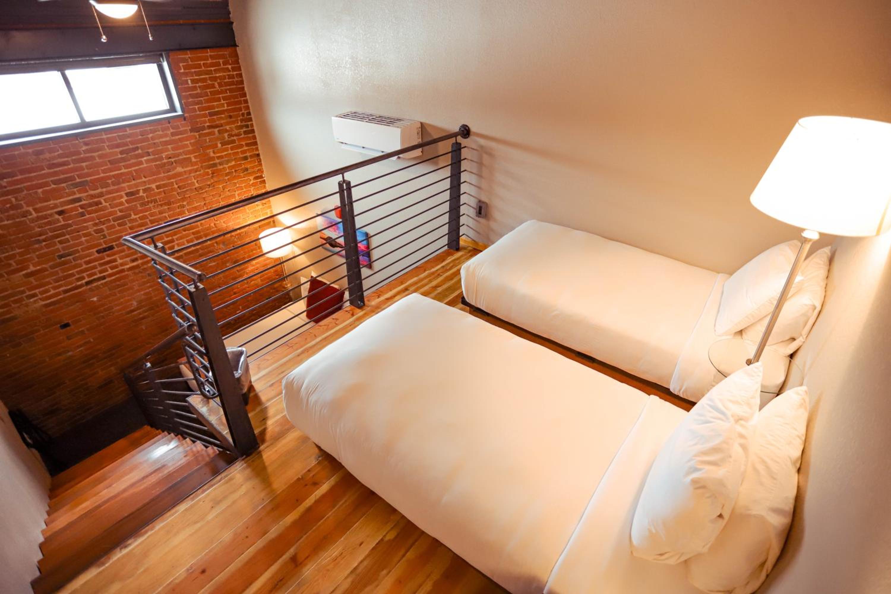 Deluxe Room - Photo 7