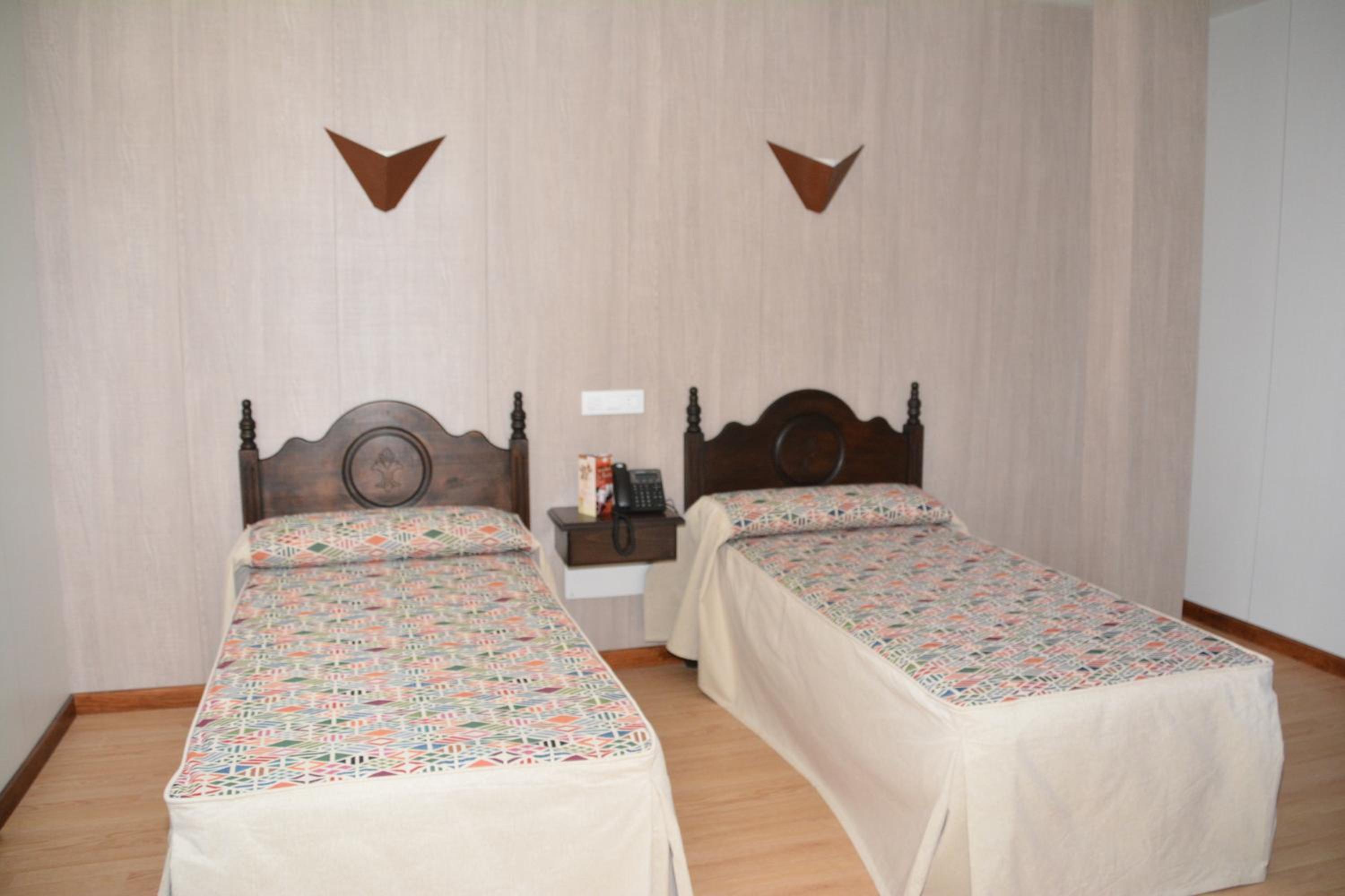 Double or Twin Room photo 3