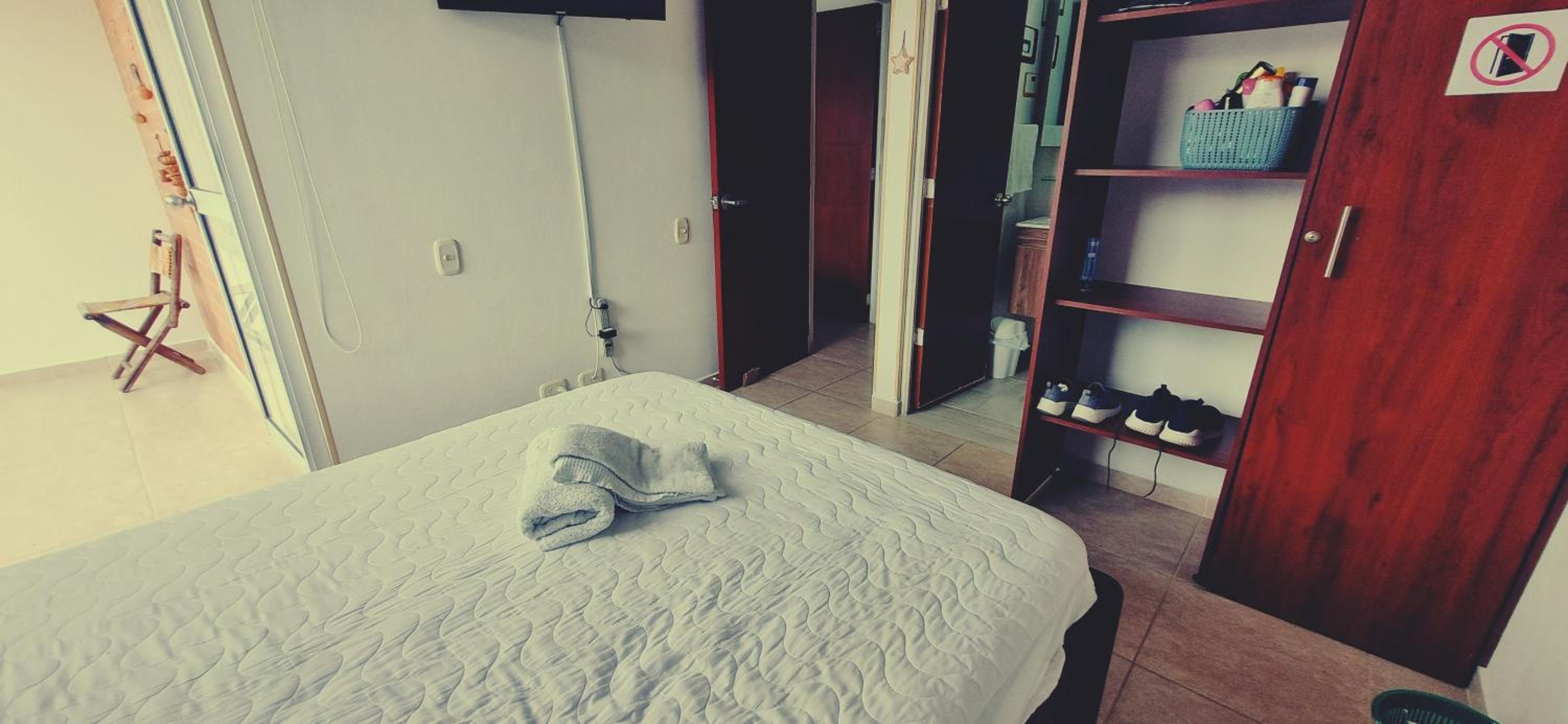One-Bedroom Apartment photo 1