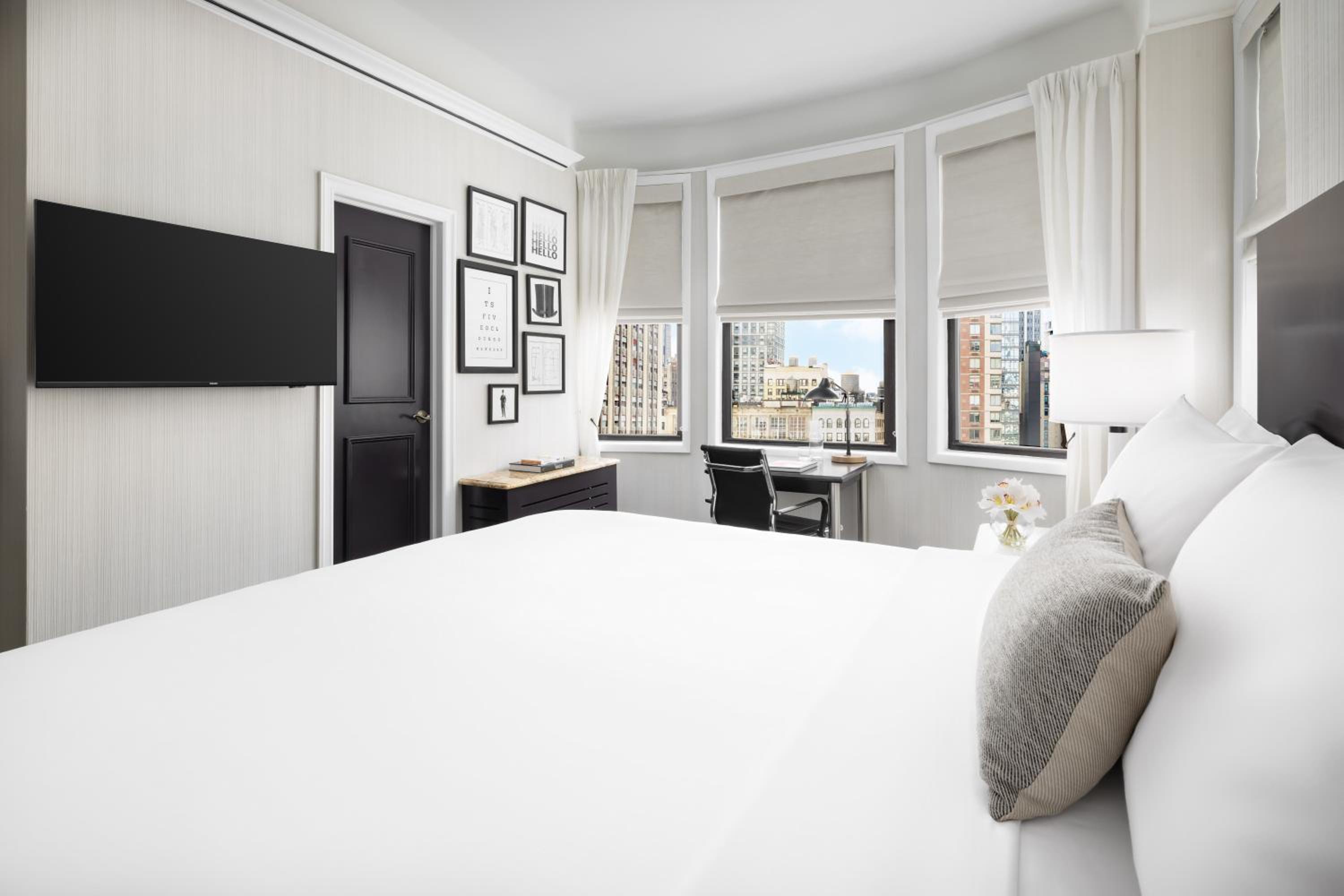 King Room thumbnail 5