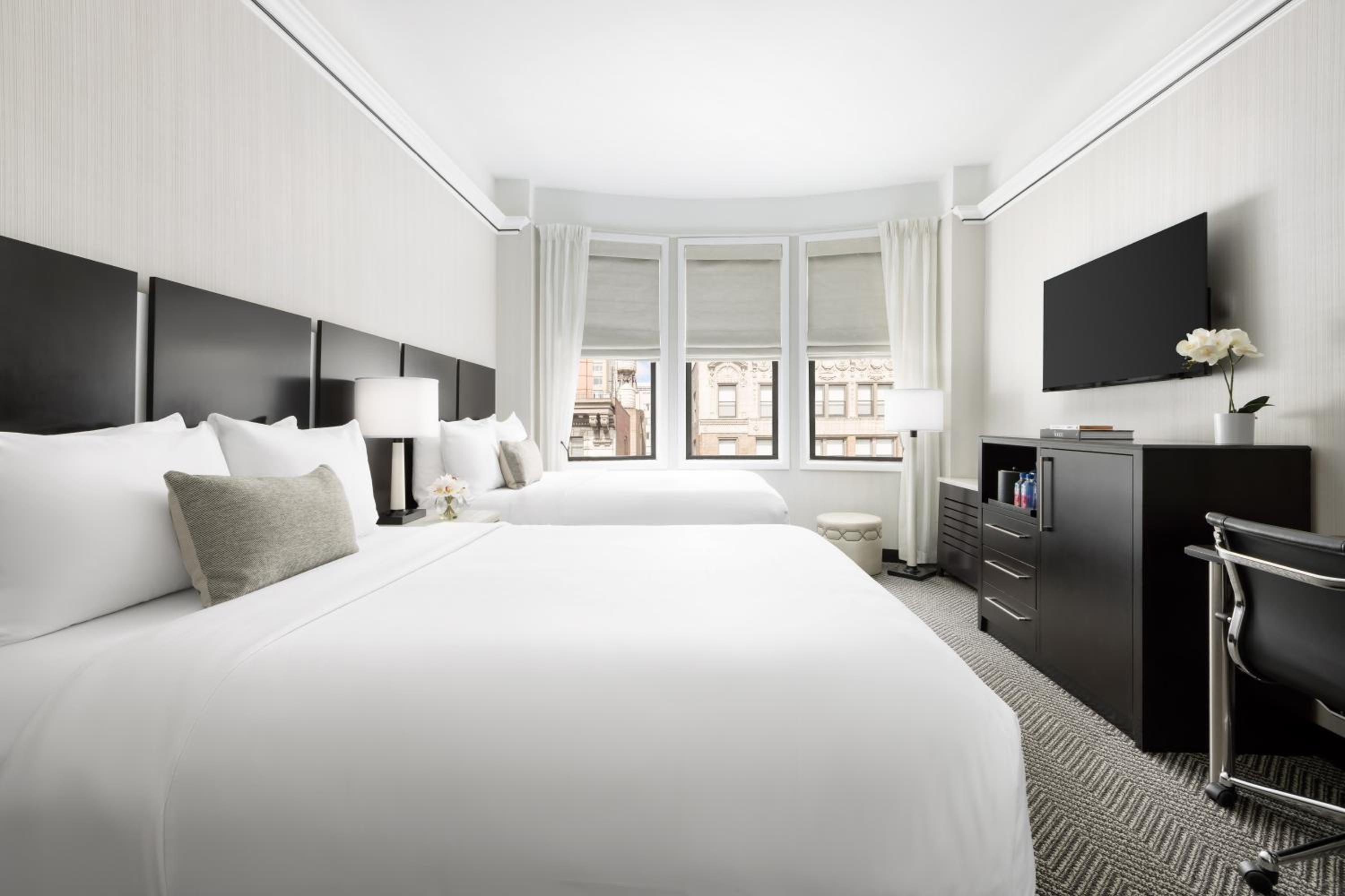 Double Room with Two Double Beds thumbnail 6