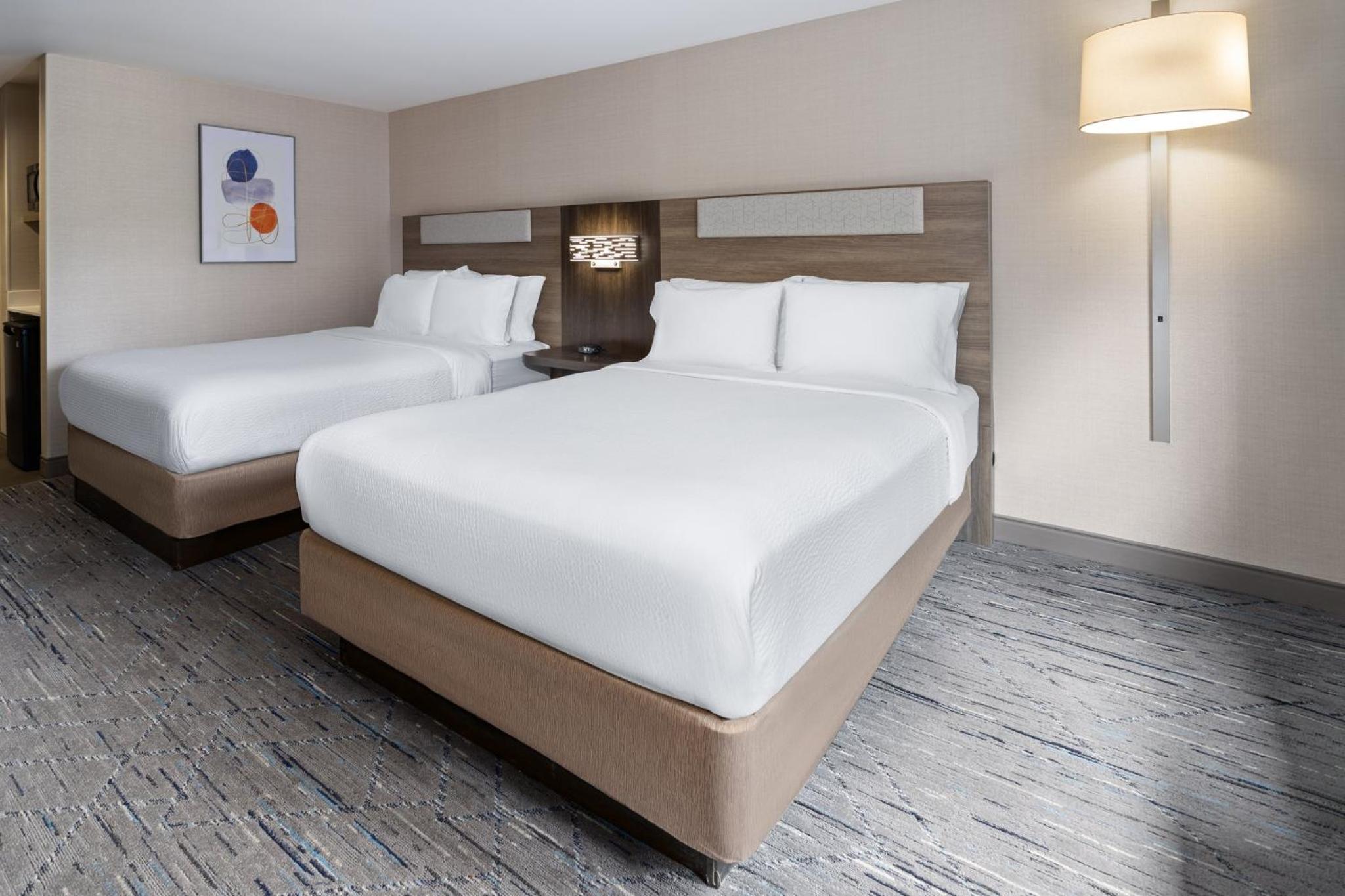 Standard Queen Room with Two Queen Beds - Photo 1