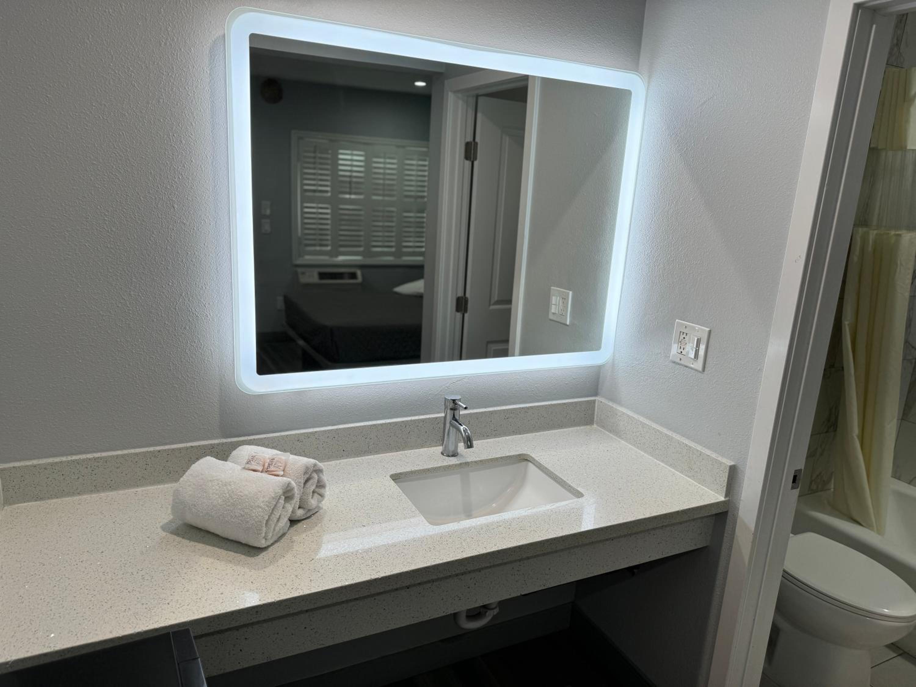 Queen Room - Photo 3