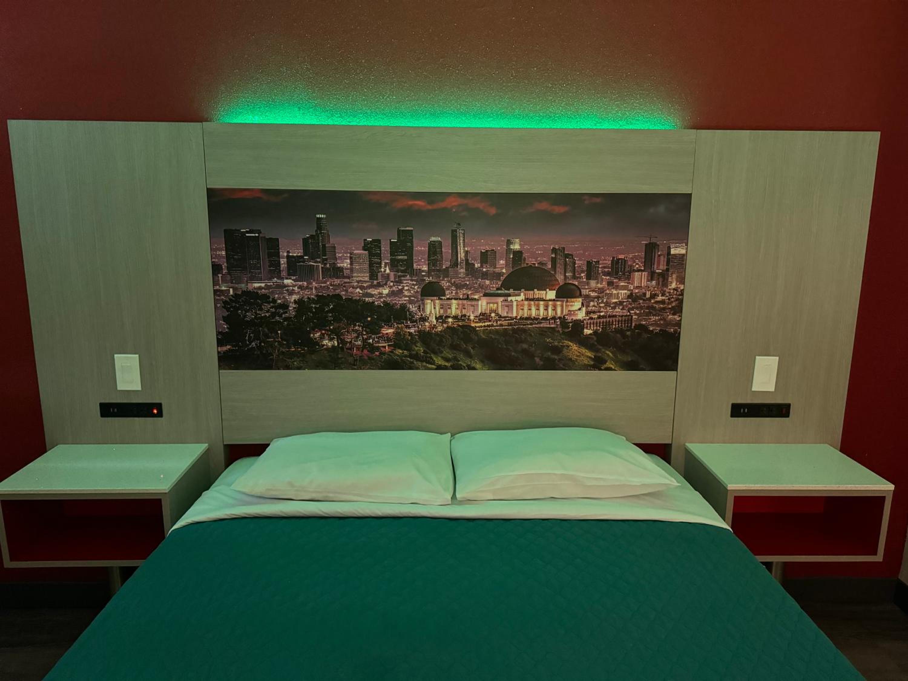 Queen Room - Photo 7