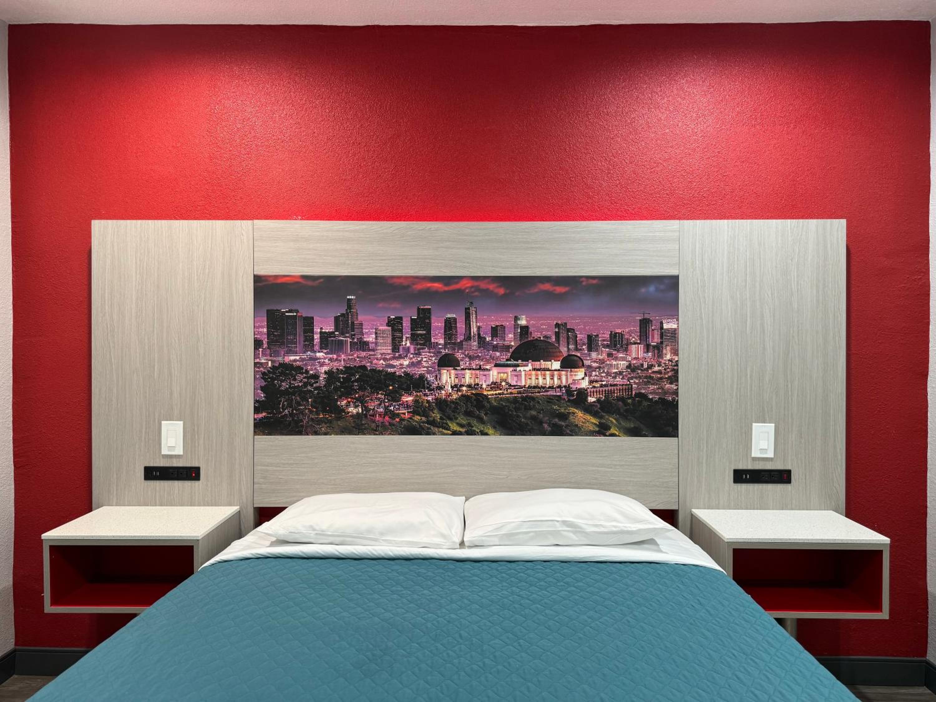 Queen Room - Photo 13