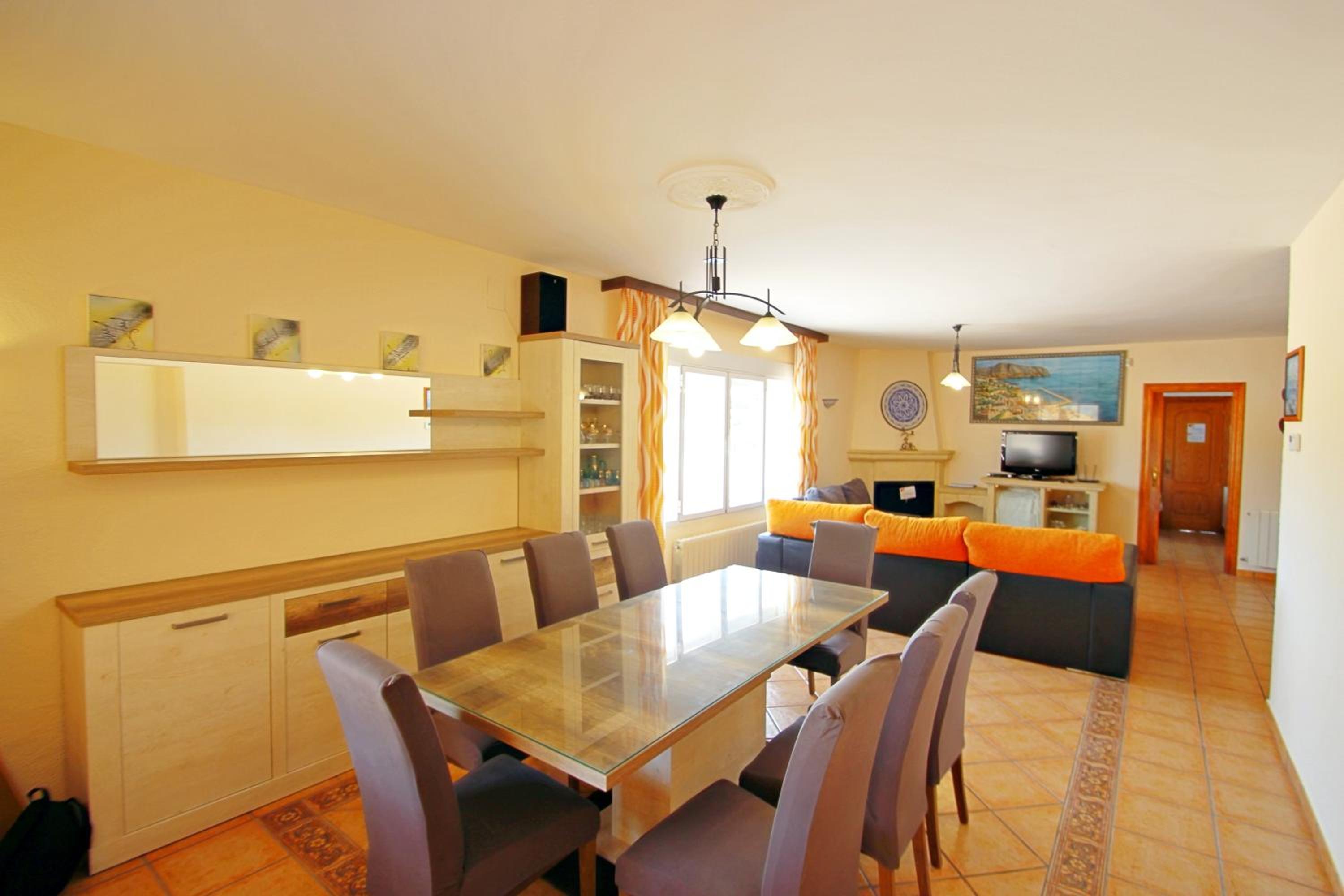 Four-Bedroom House photo 2
