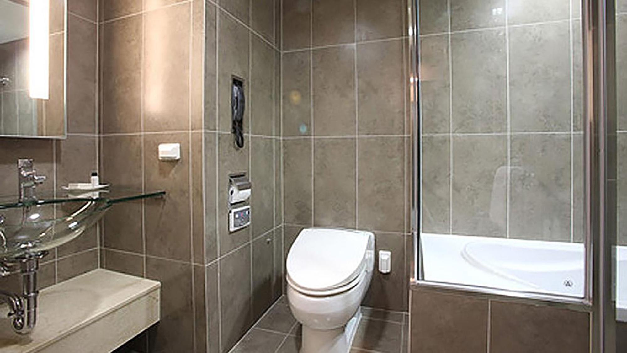 Deluxe Twin Room with Bath - Photo 2
