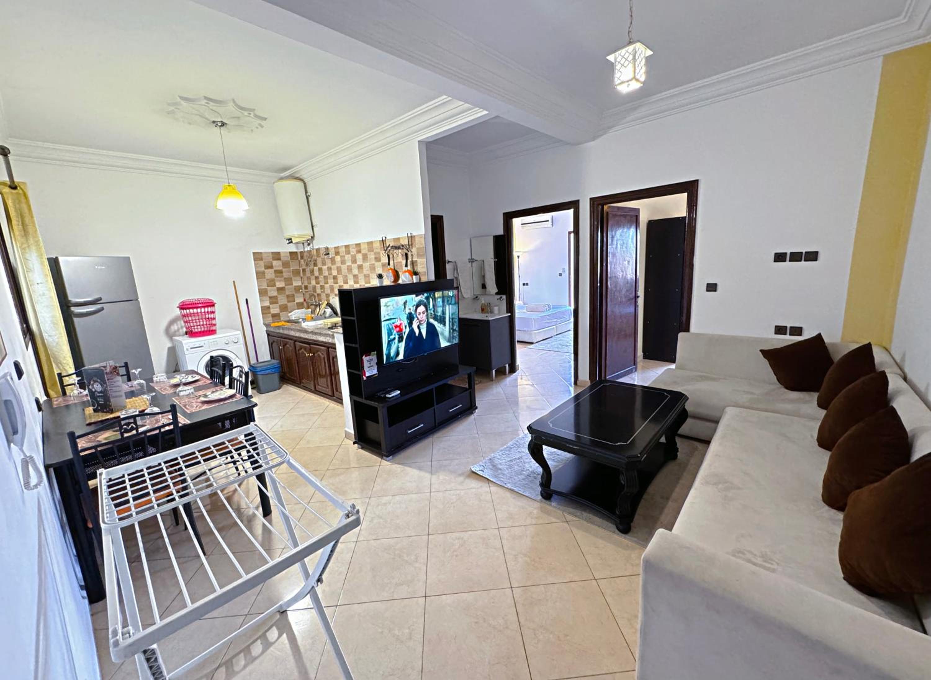 Apartment with Balcony - Photo 2