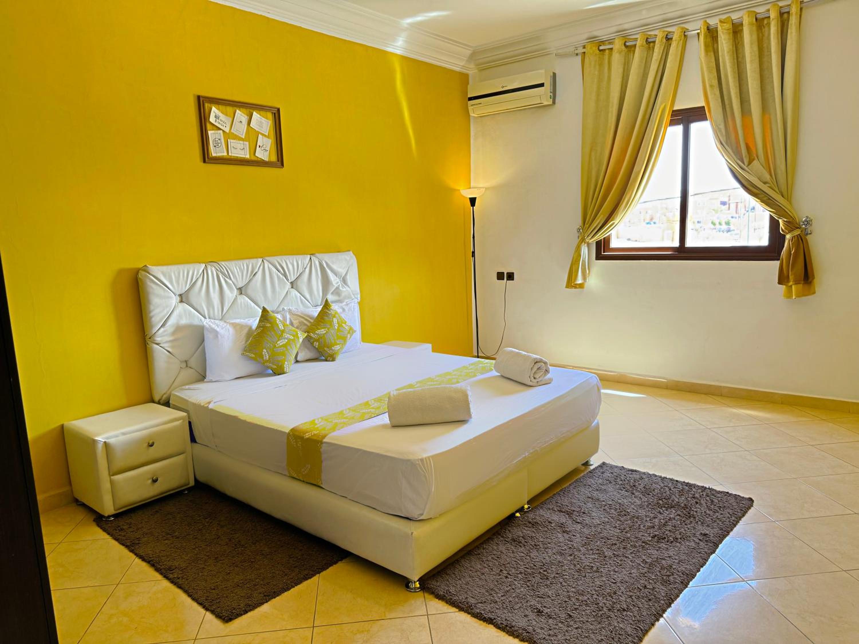 Two-Bedroom Apartment - Photo 2