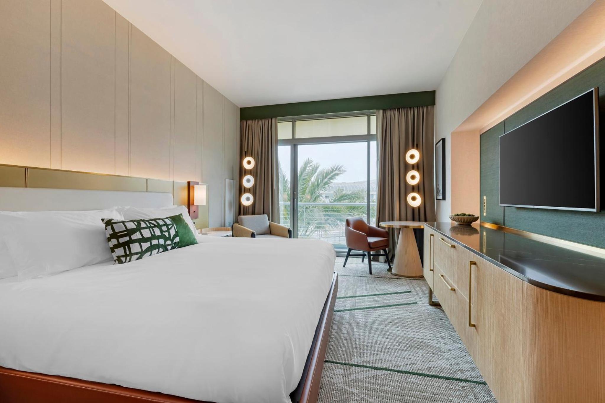 Deluxe Room with King Bed - City View - Photo 1