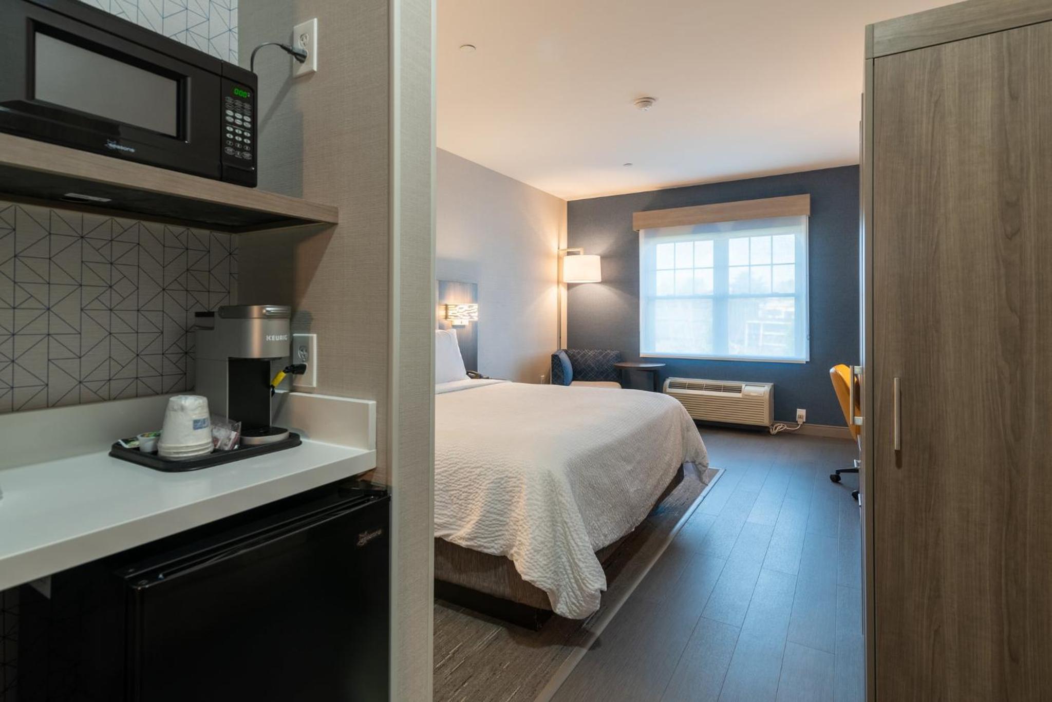 Standard King Room - Photo 2