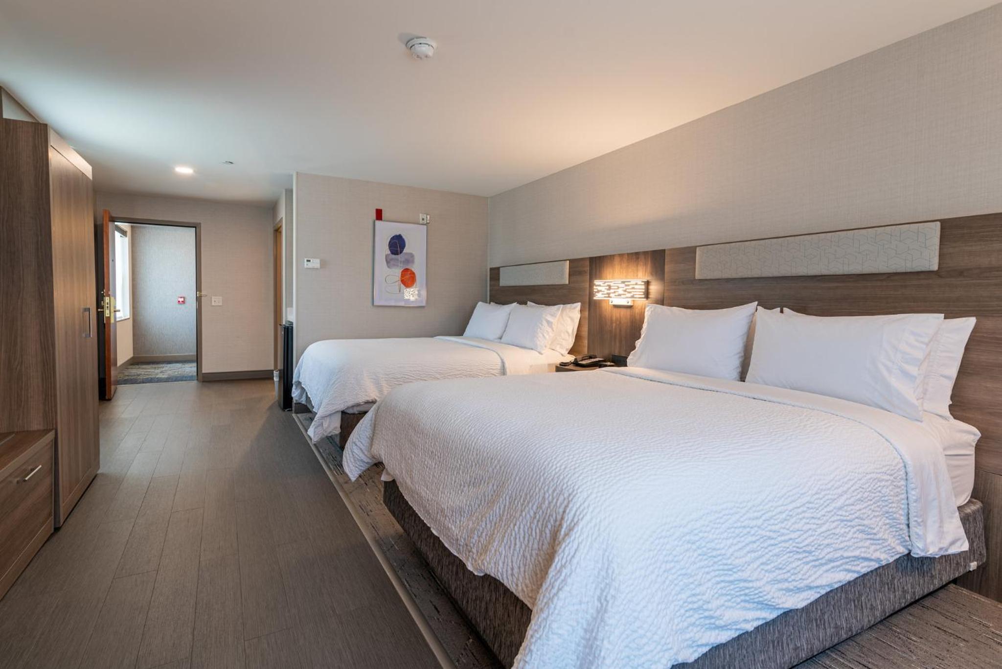 Standard Queen Room with Two Queen Beds - Communications and Mobility Accessible - Photo 1