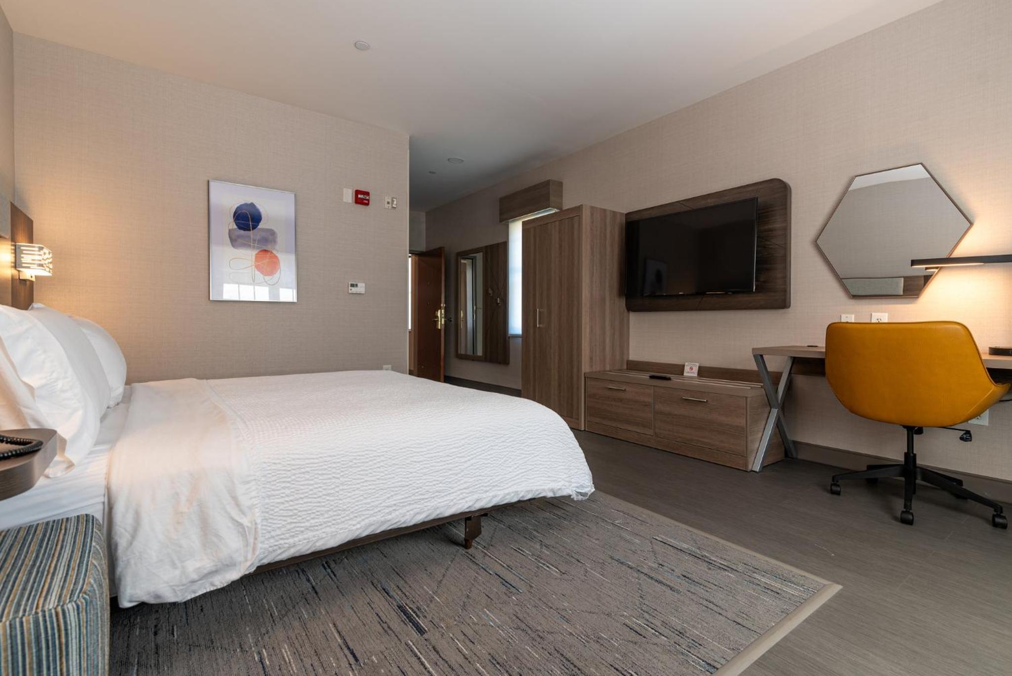 King Room - Mobility Access/Hearing Accessible - Photo 5
