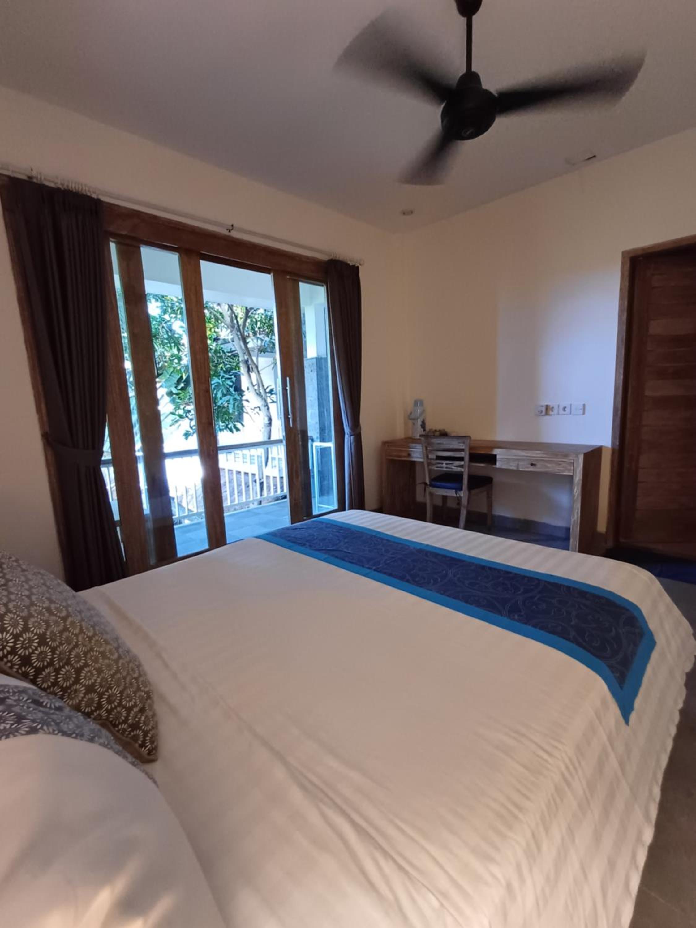 Deluxe Bungalow with Garden View - Photo 9