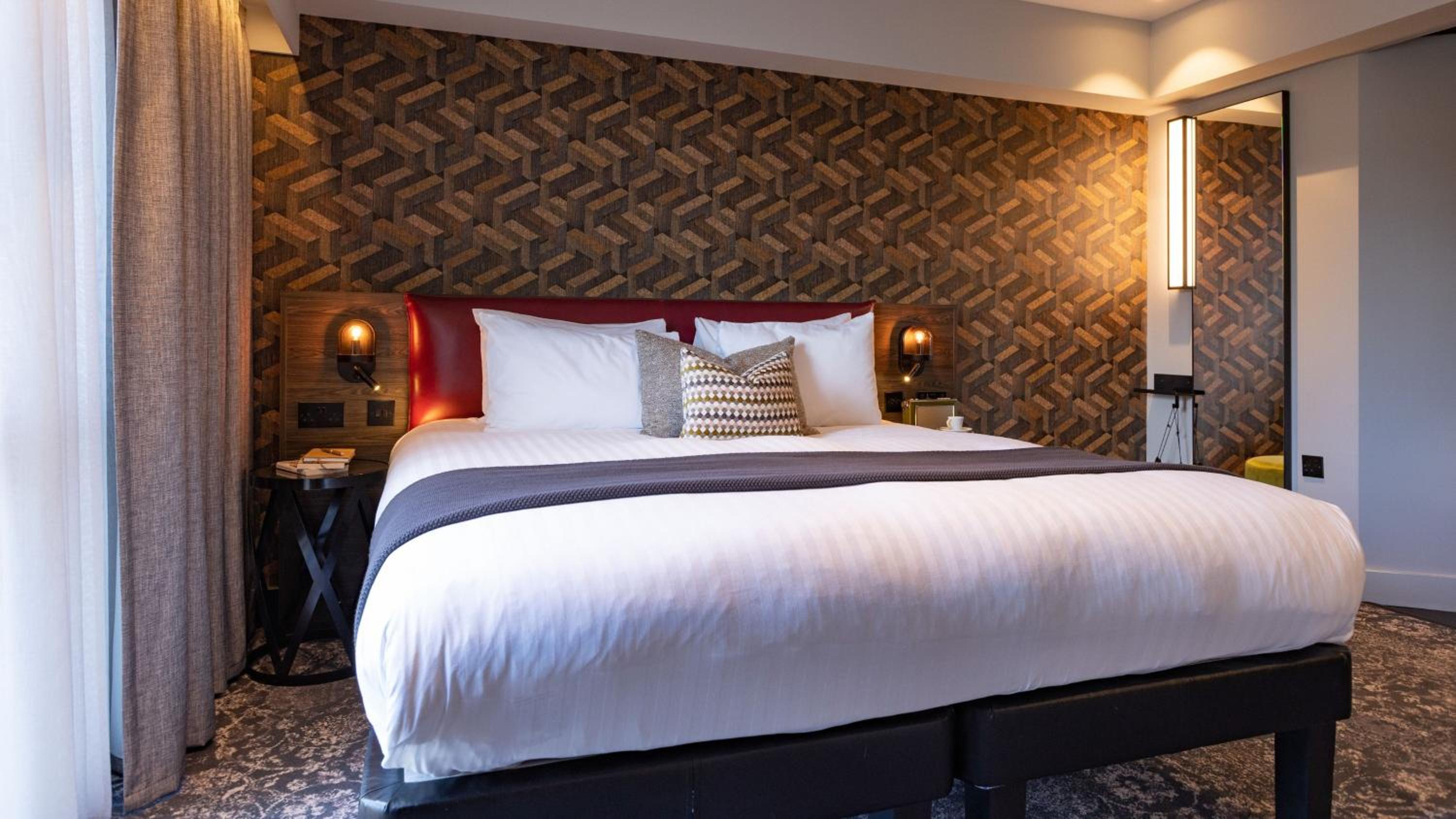 Premium King Room - Photo 1