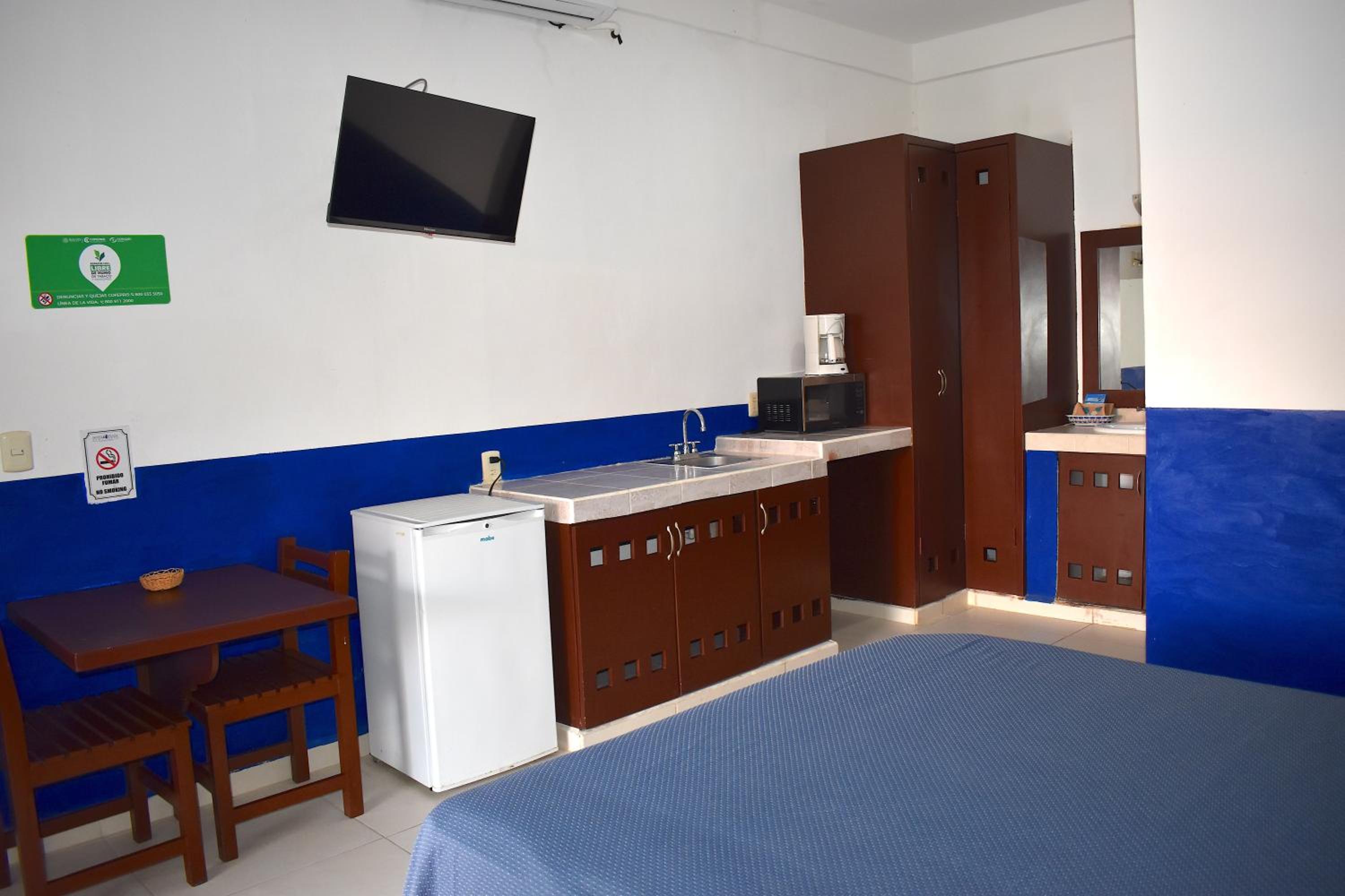 Queen Room - Photo 8