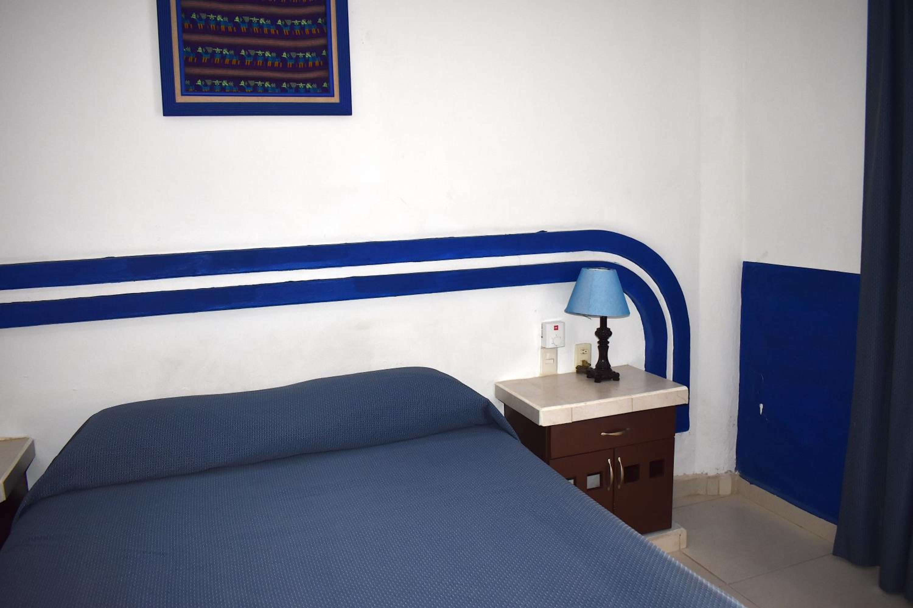 Queen Room - Photo 7