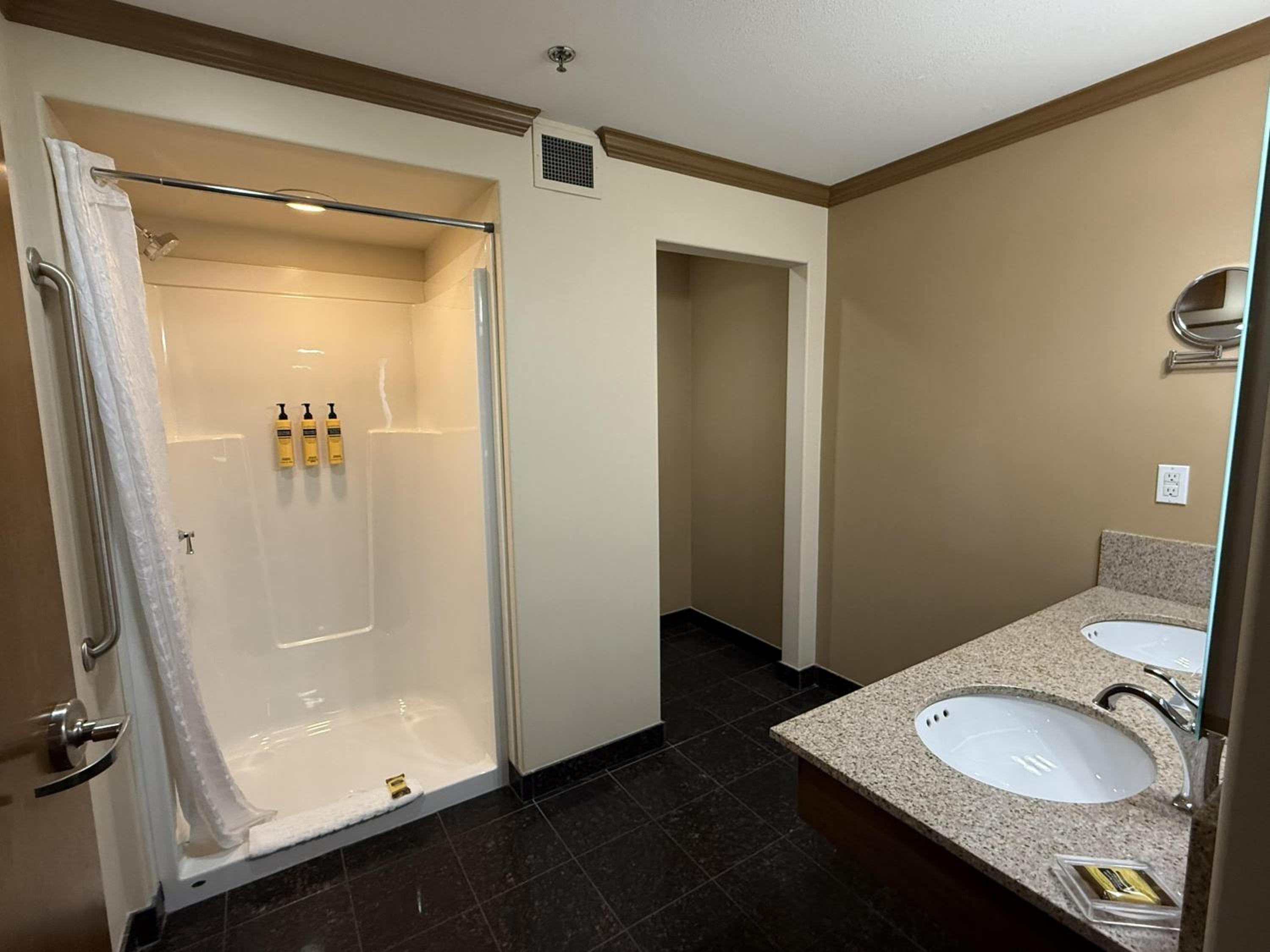 Best Western Plus Rose Country Hotel