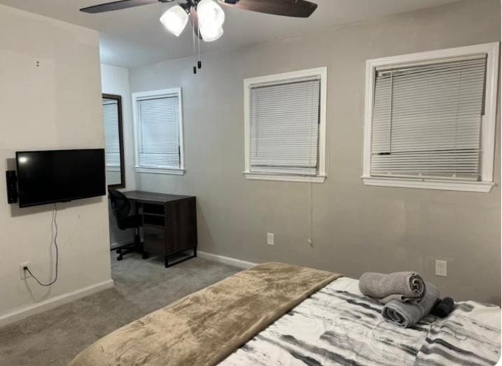Queen Room With Shared Bathroom