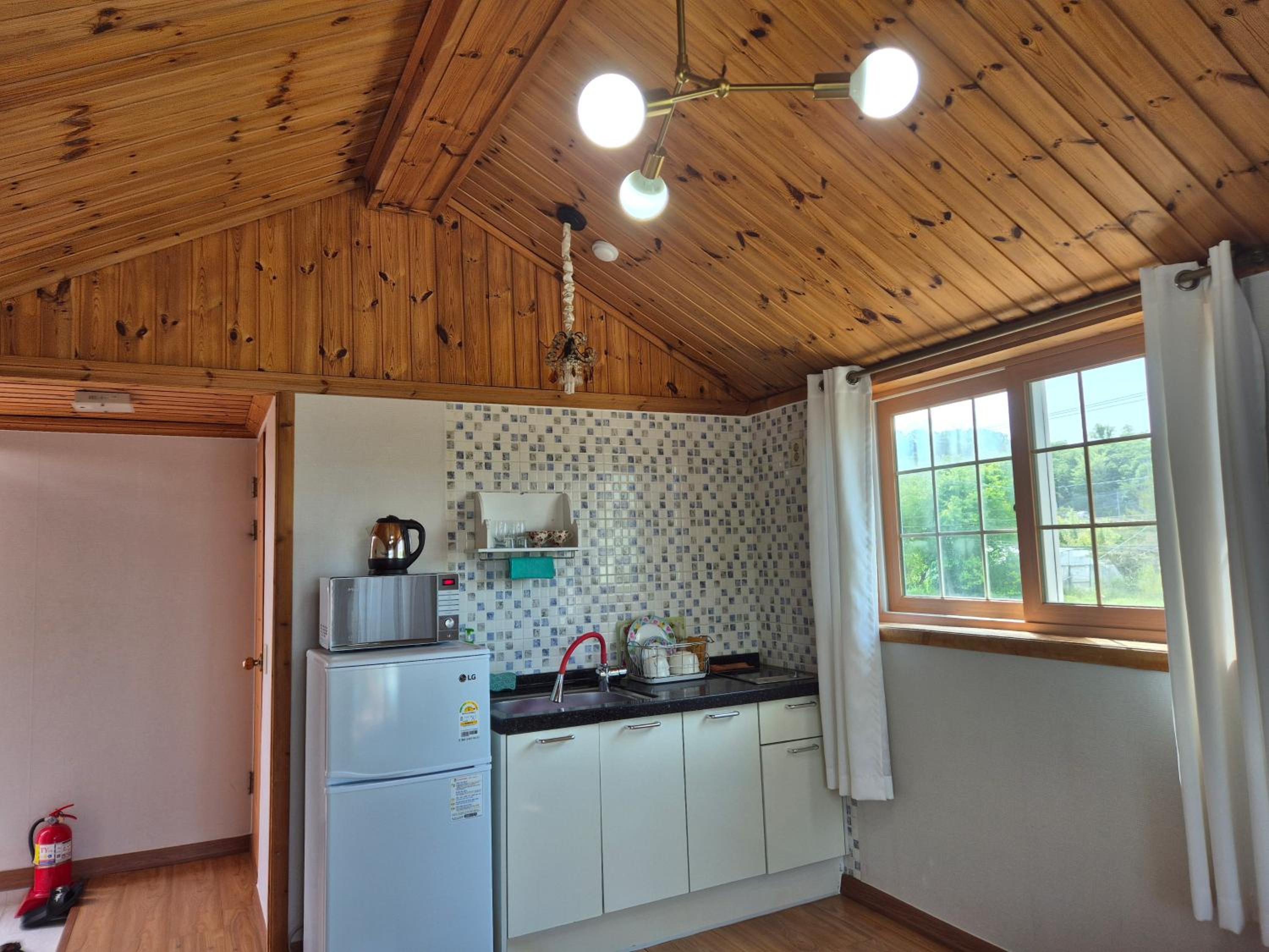 One-Bedroom House photo 2