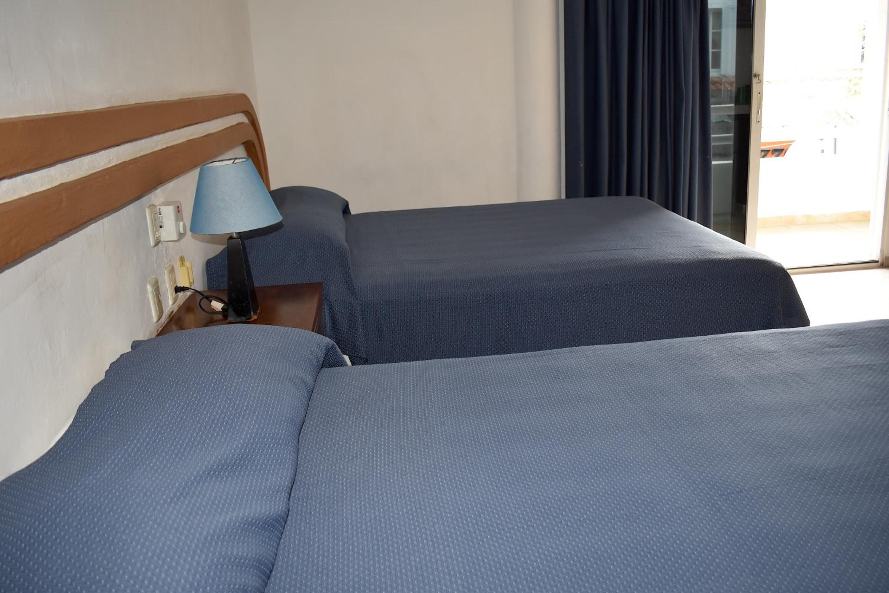 Superior Quadruple Room - Photo 1
