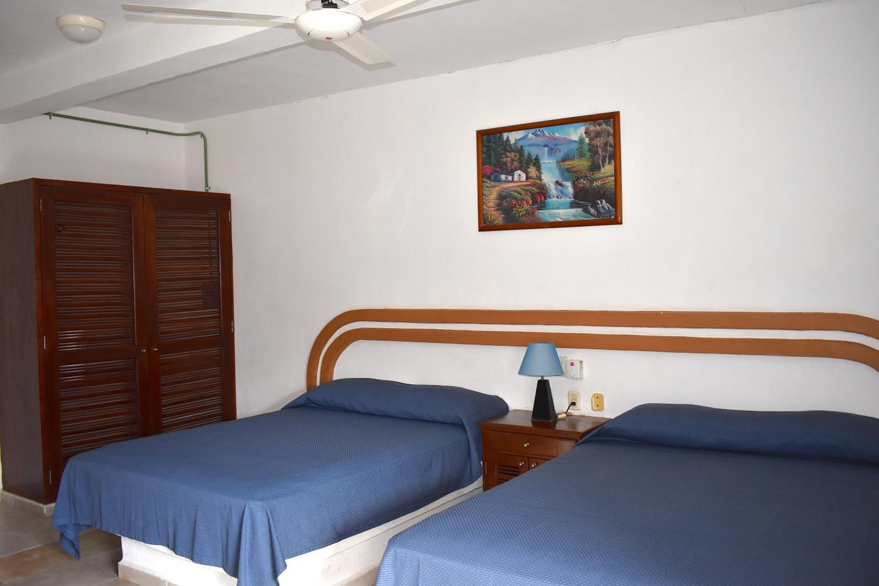 Superior Quadruple Room - Photo 8
