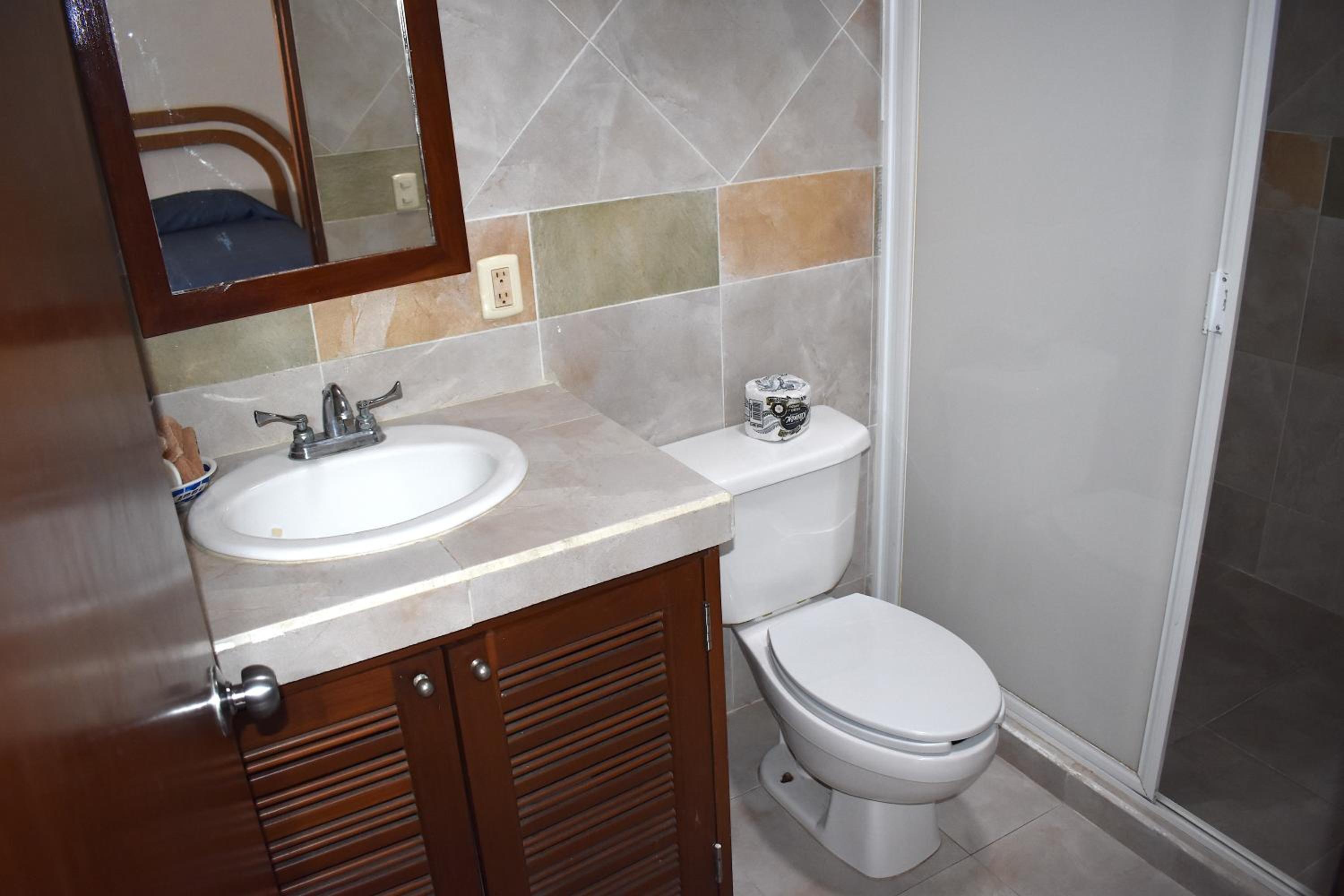 Superior Quadruple Room - Photo 11