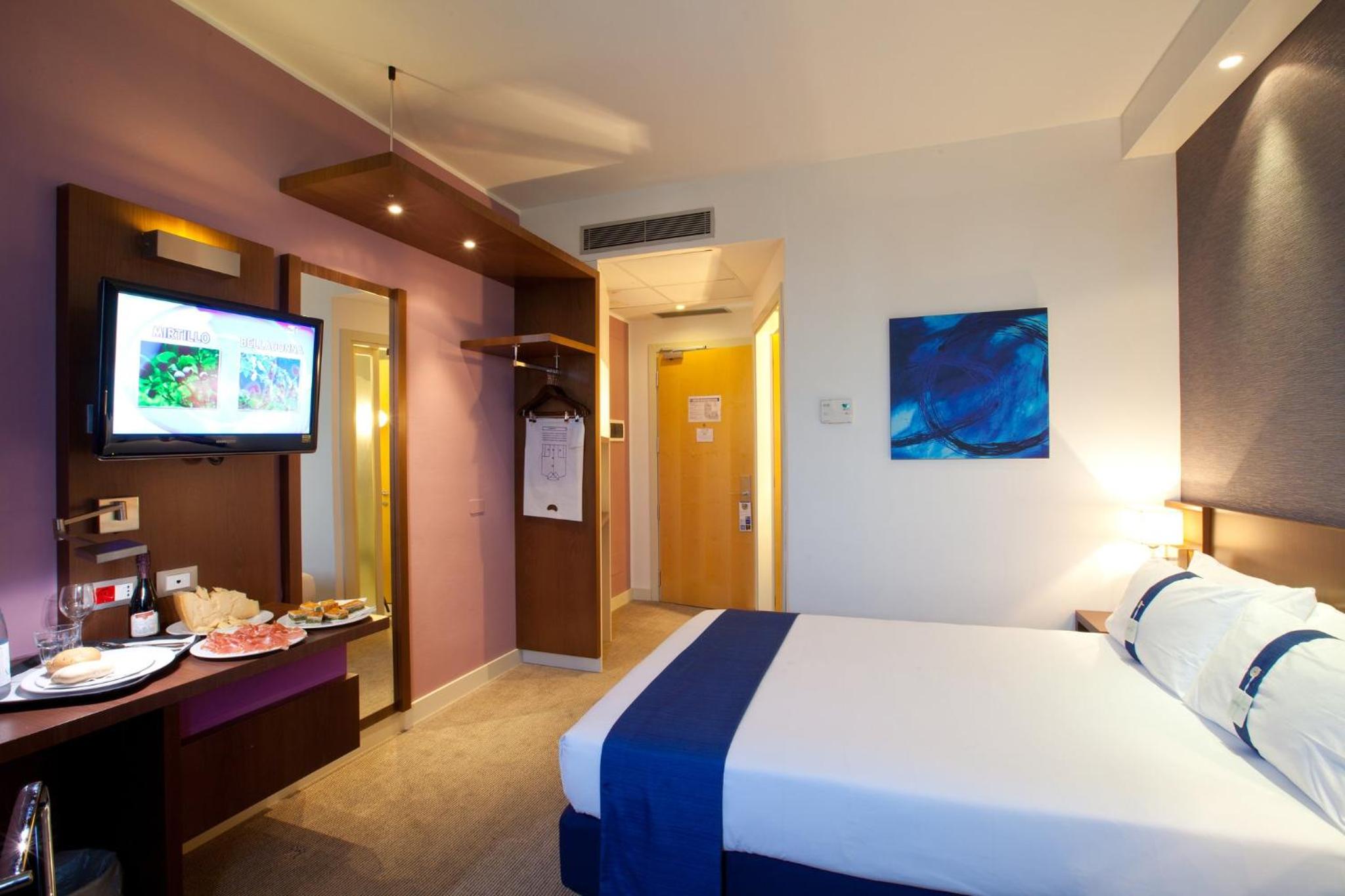 Standard Double Room with Free Breakfast - Accessible - Photo 1