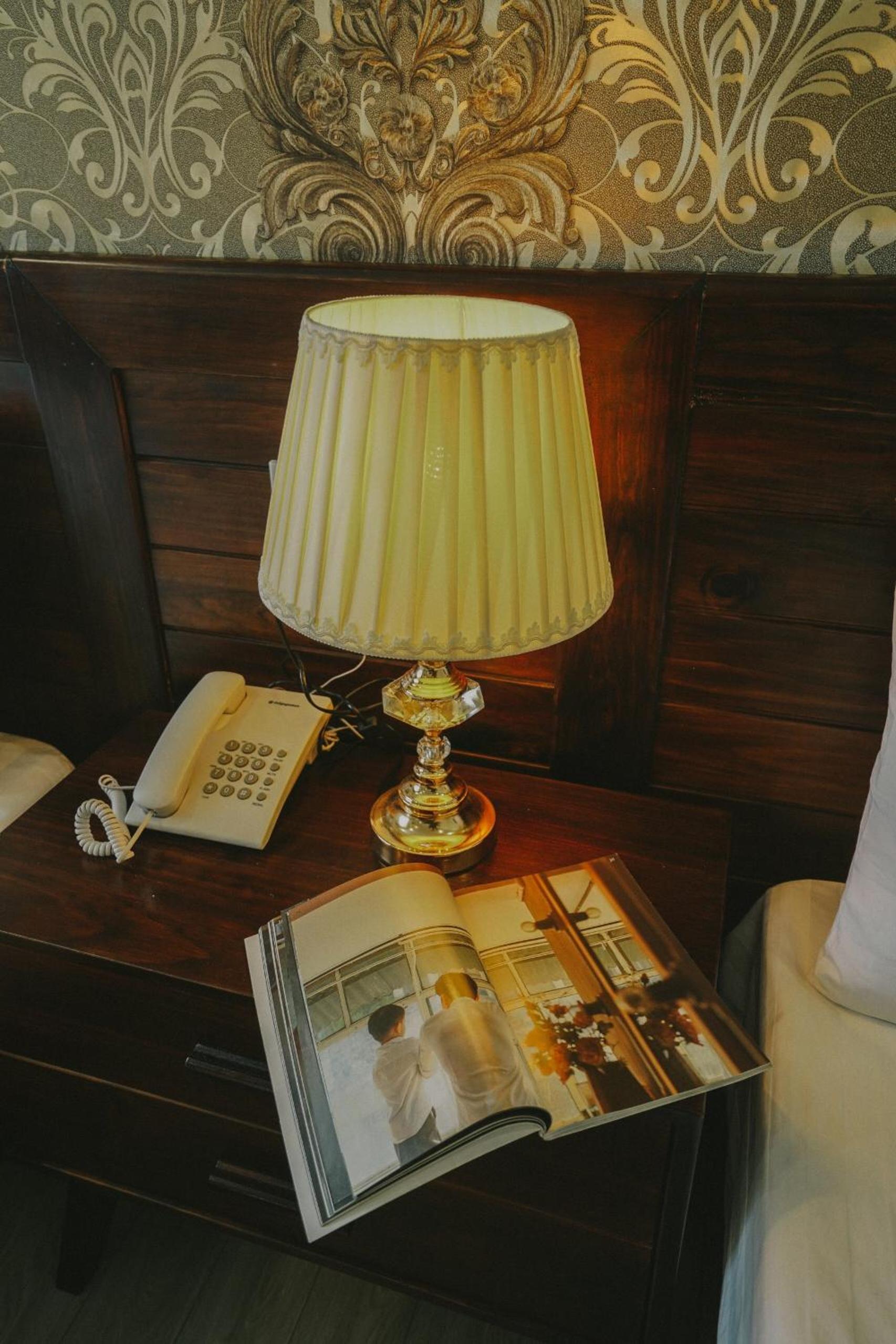 Standard Family Room - Photo 5