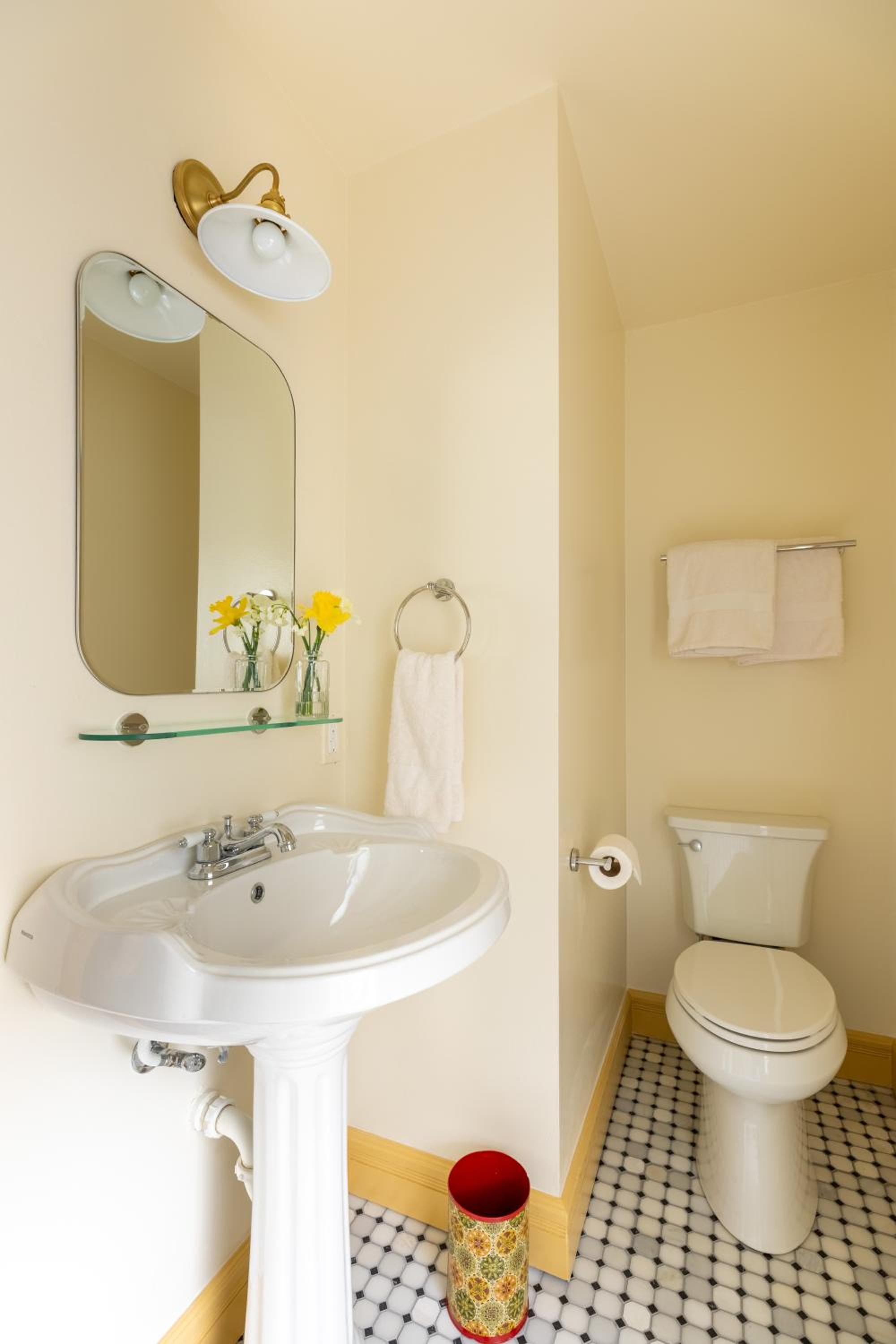 Deluxe King Suite photo 3