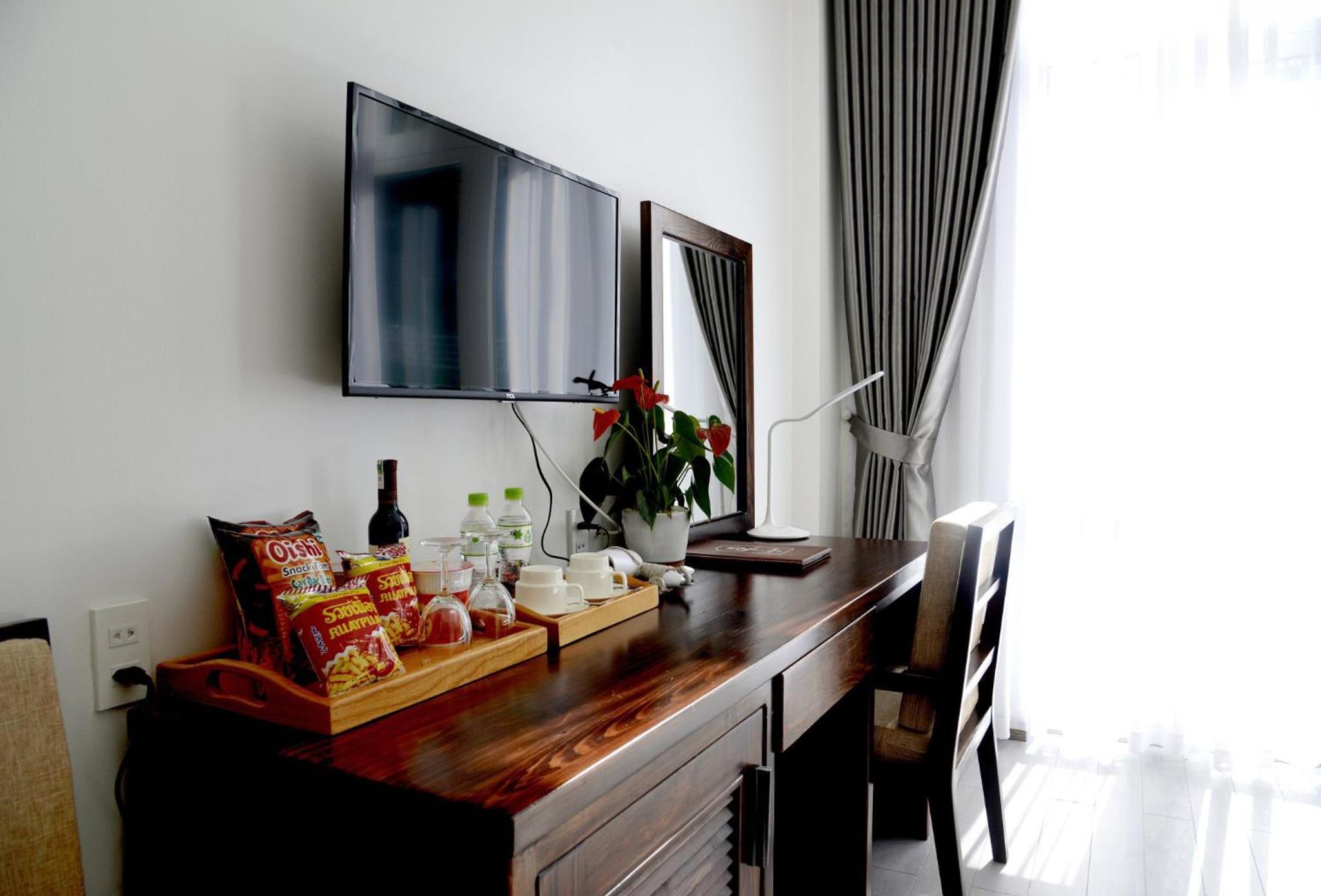 Double Room with Balcony - Photo 8