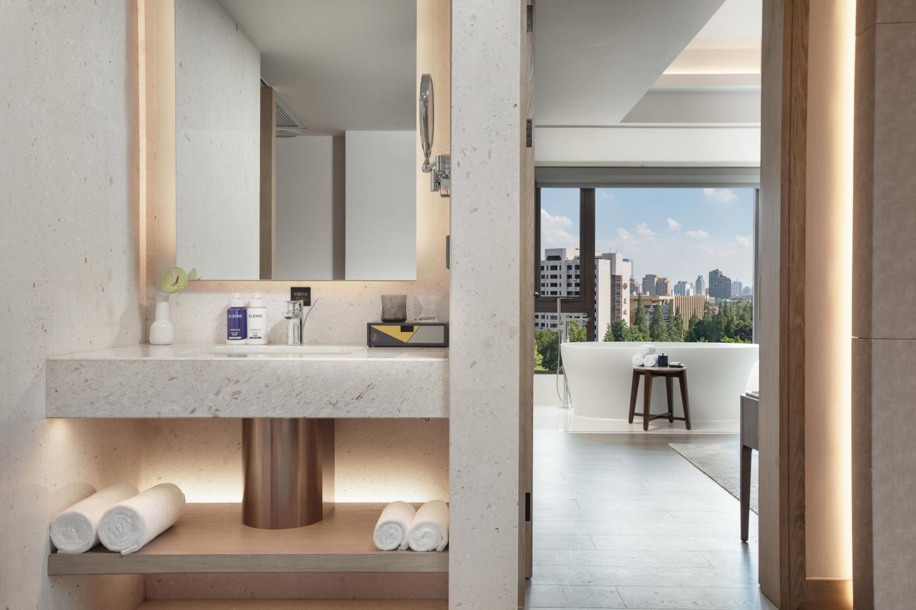 One-Bedroom Suite with City View - Photo 4