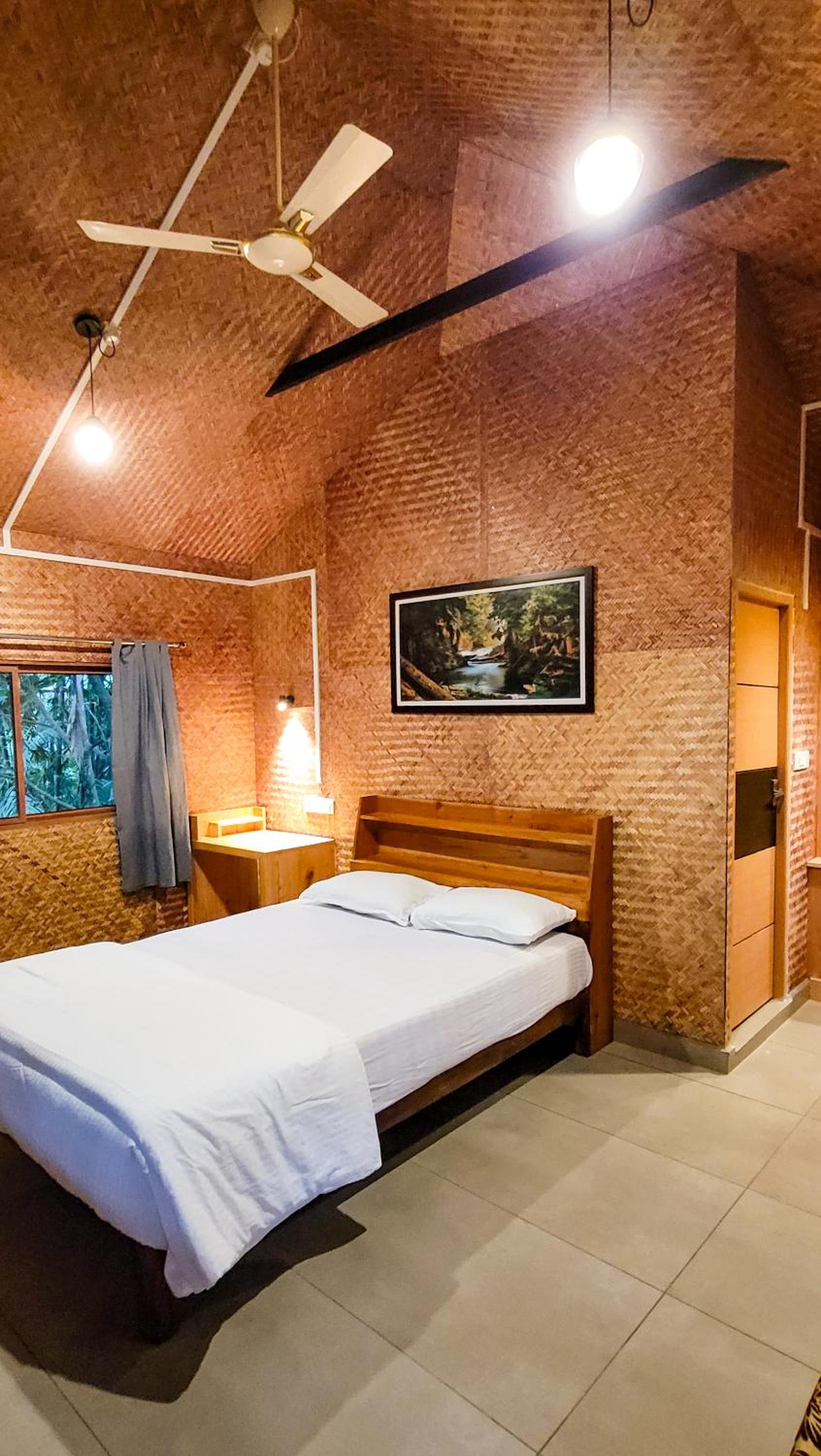 Deluxe Tree House photo 3