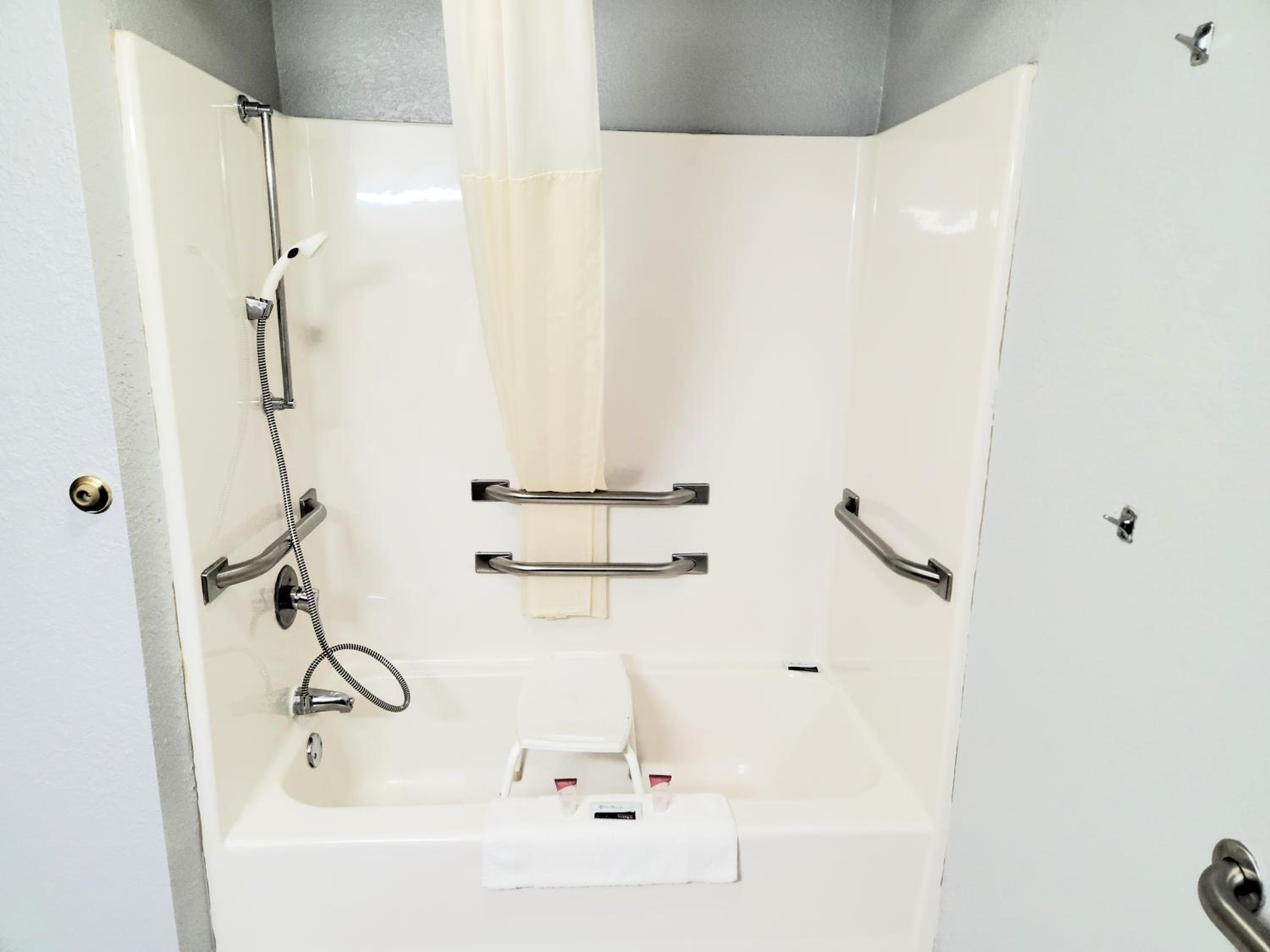 King Room - Disability Access - Photo 2