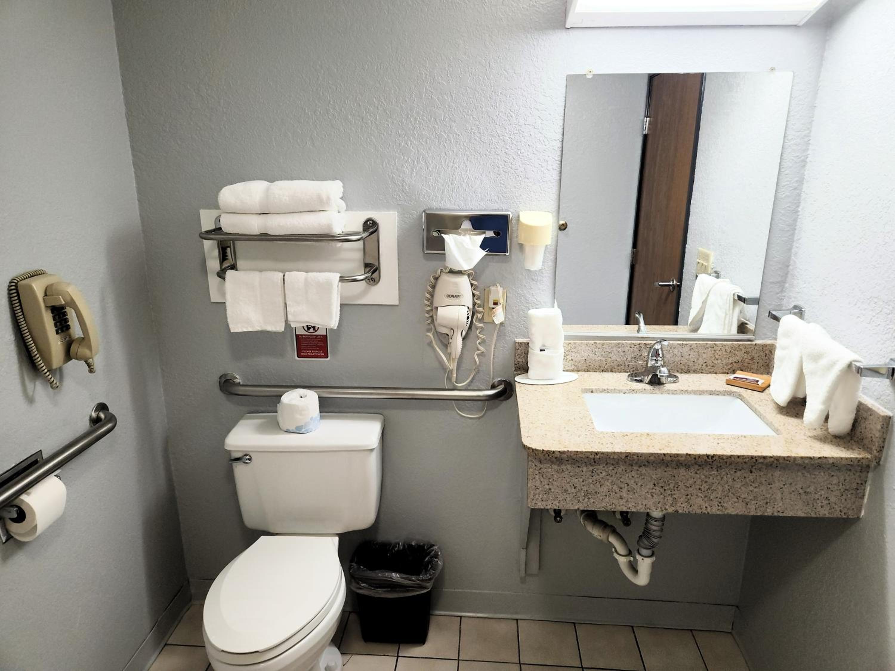King Room - Disability Access - Photo 3