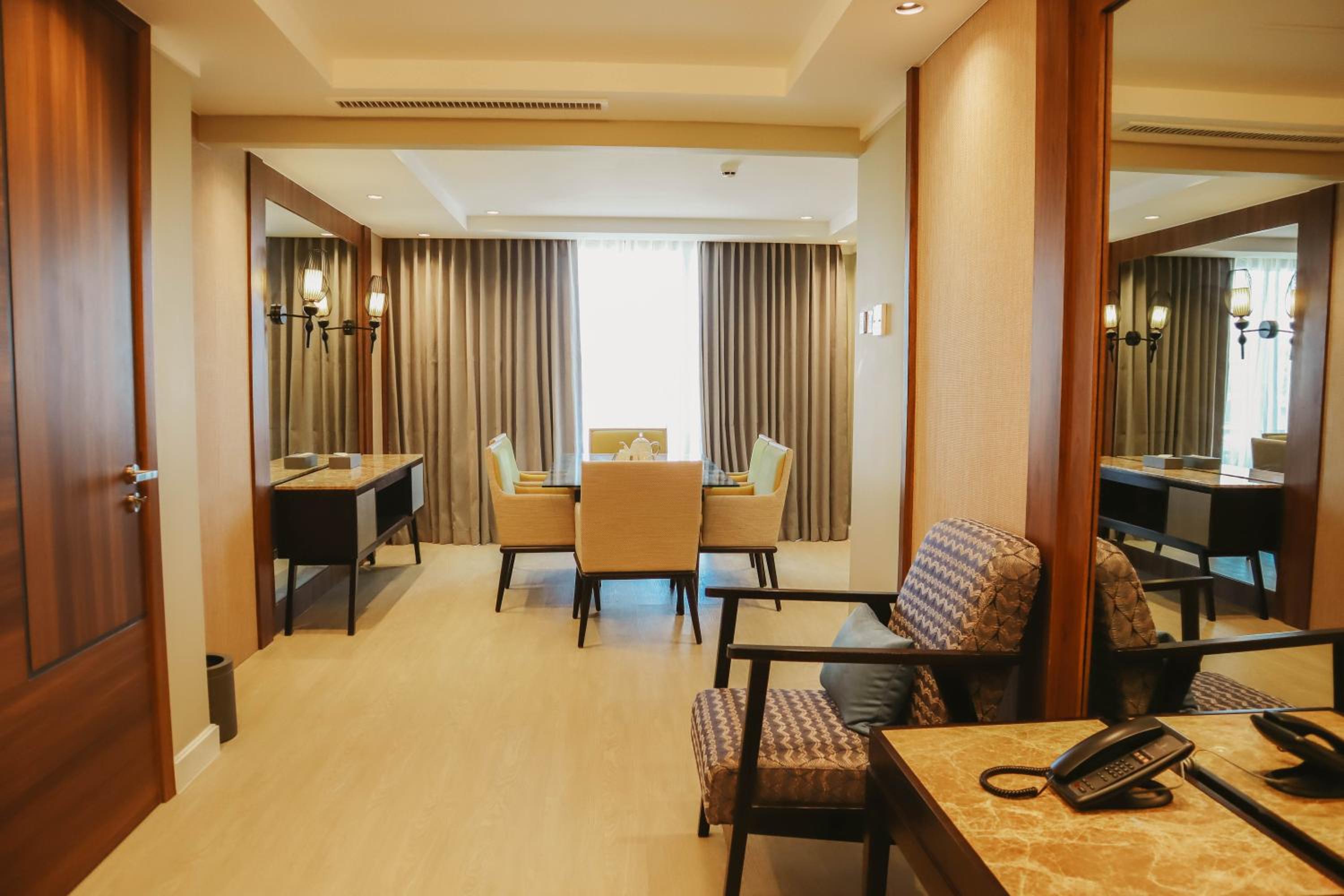 Grand Majestic Suite - Photo 8