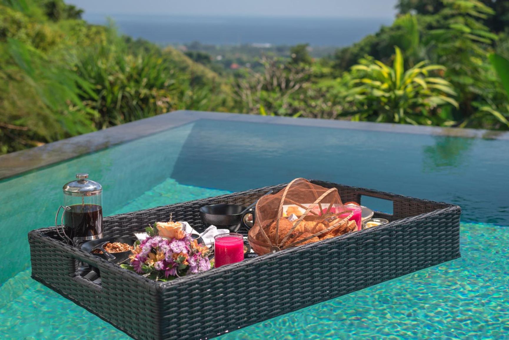 Three-Bedroom Villa - Photo 3