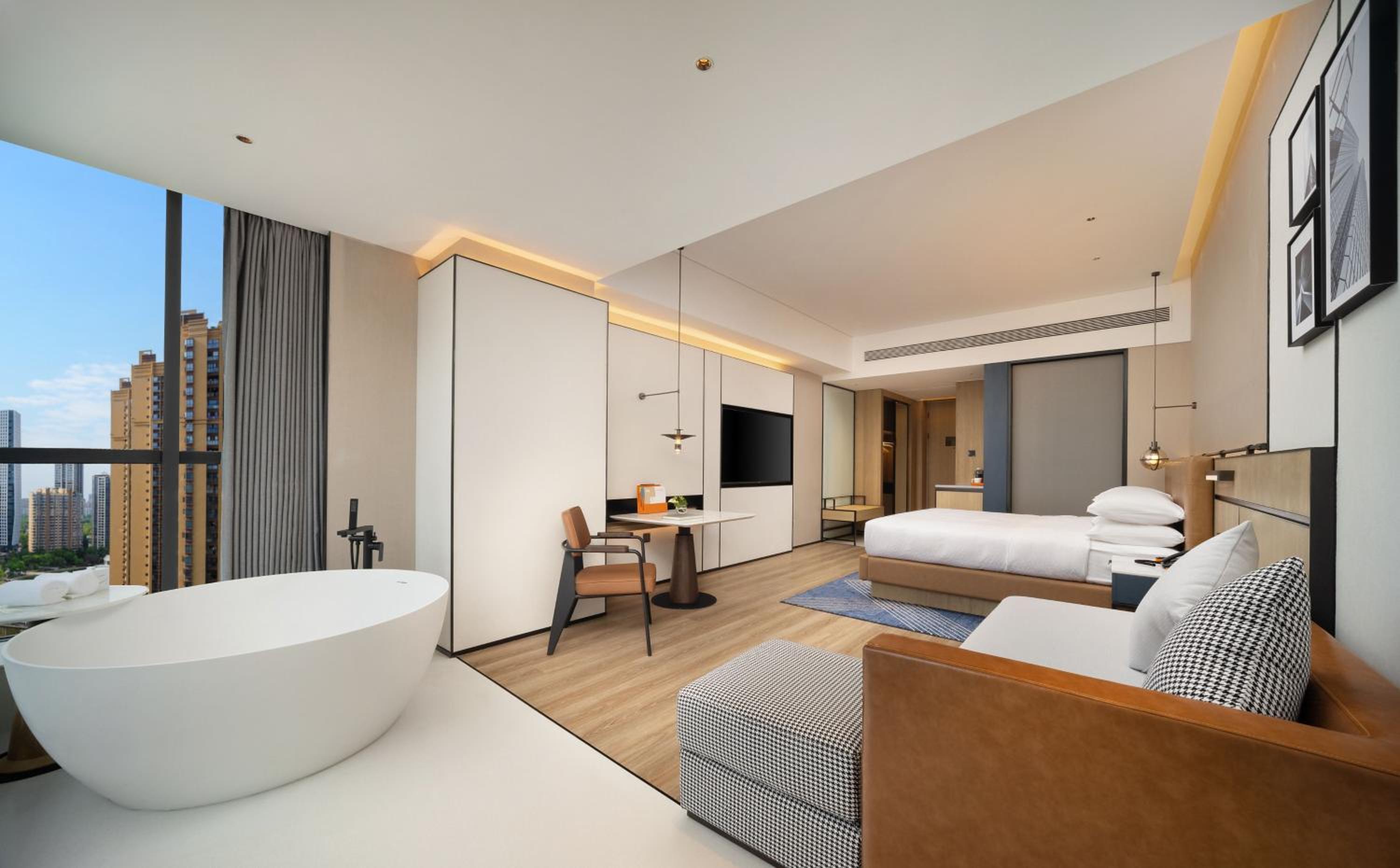 Premium King Room photo 3