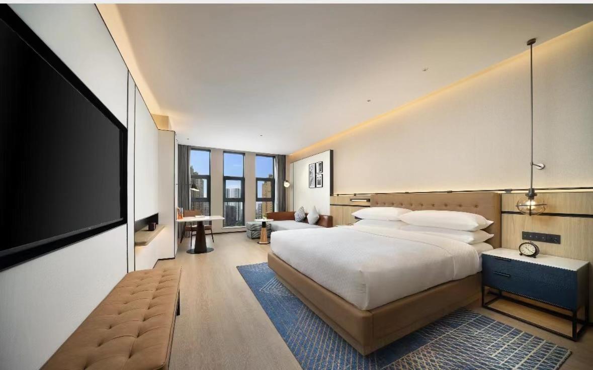 Selected King Room photo 2