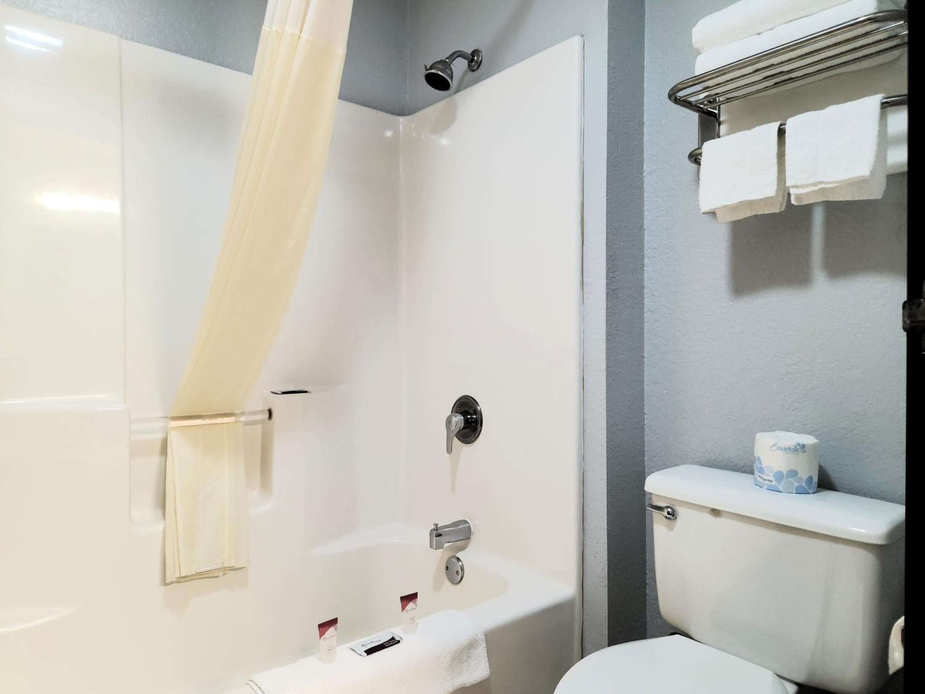 Standard King Room - Photo 2