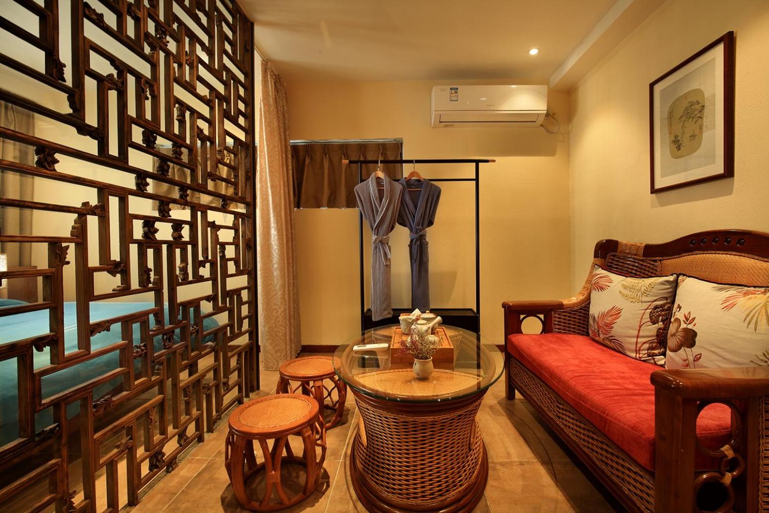 Deluxe Family Suite-free pick up available for minimum 2 nights stay - Photo 4