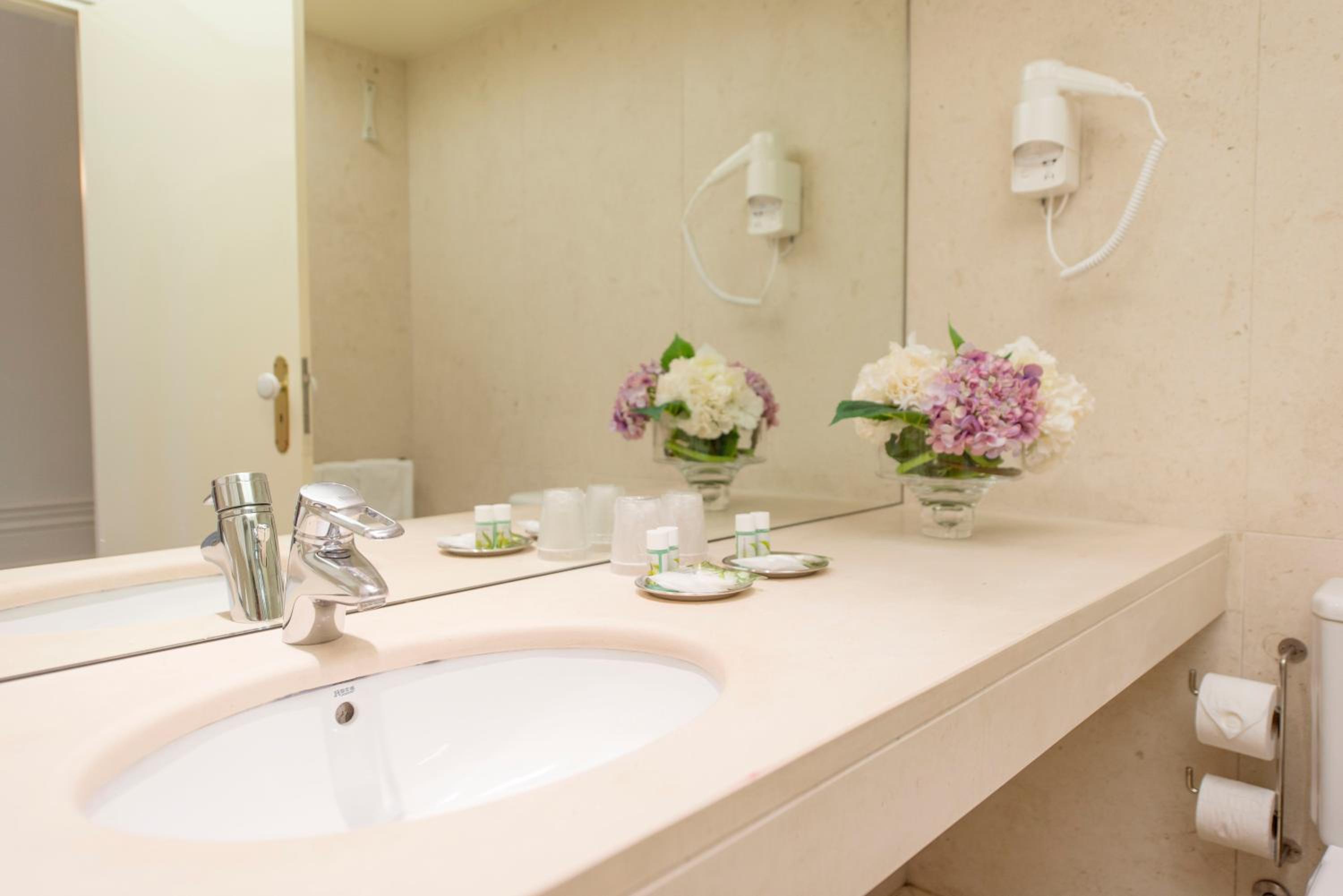 Classic Suite - Photo 8