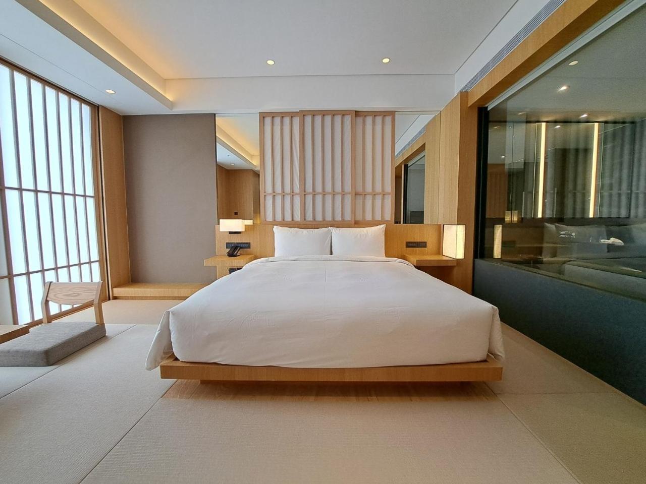 Japanese-Style Double Room With Balcony