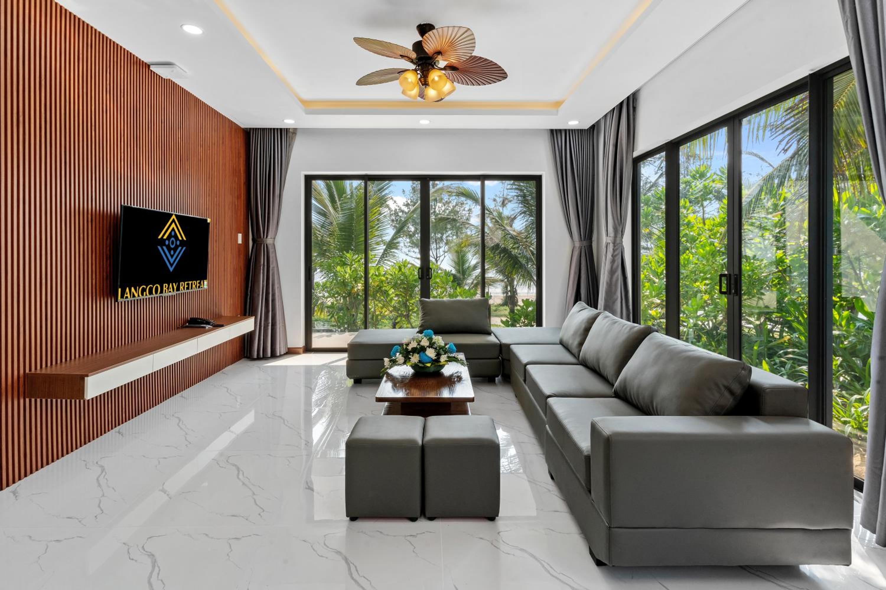 Two-Bedroom Villa - Photo 9
